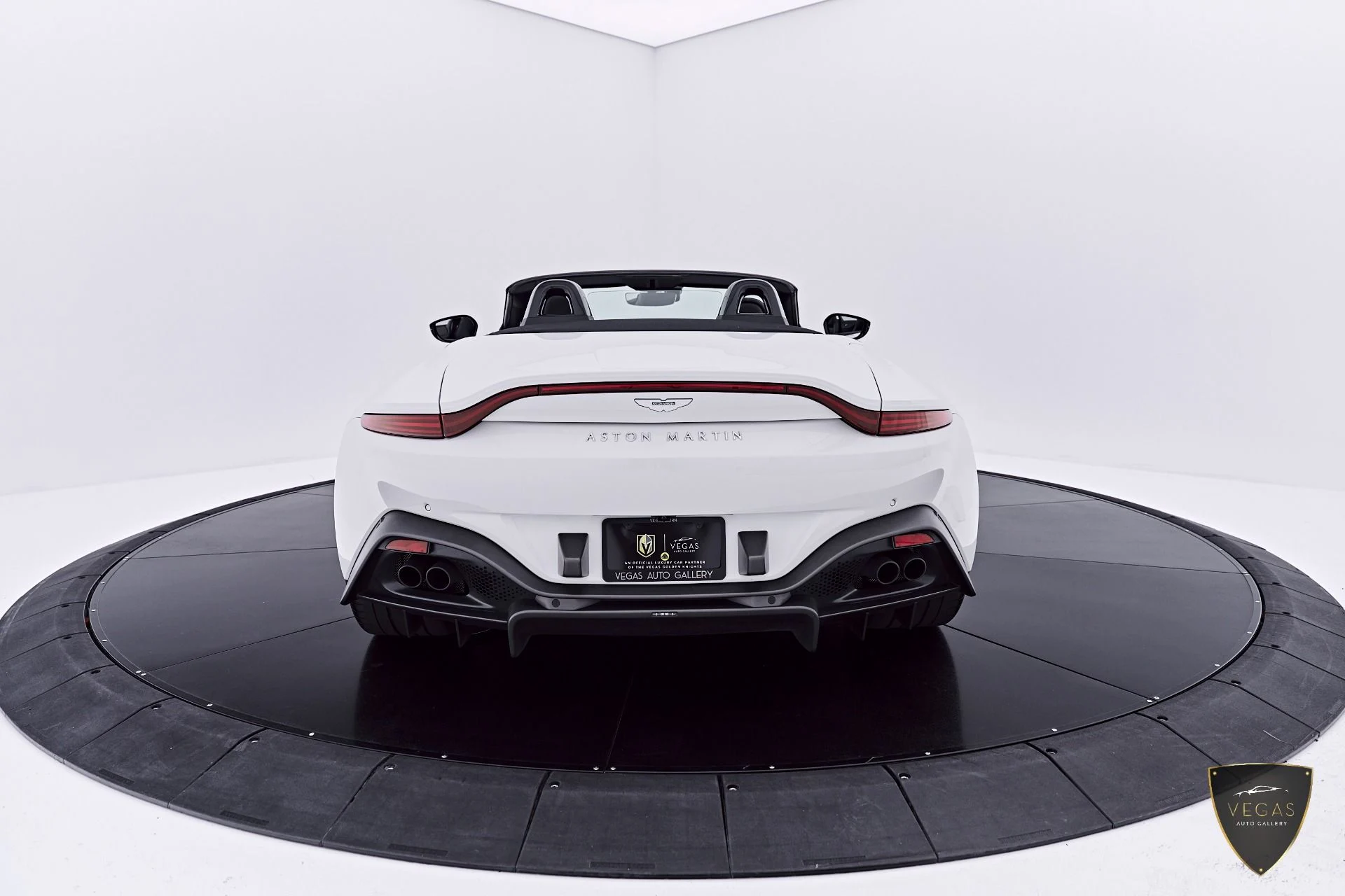 mph024_171275571_Used_2023_Aston_Martin_Vantage_1783622429_b199d7a350