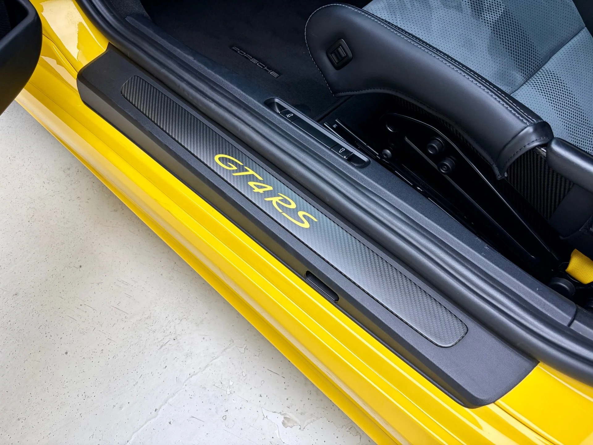 mph024_1712887251_Used_2023_Porsche_718_Cayman_GT_4_RS_1777938811_c8580738c3