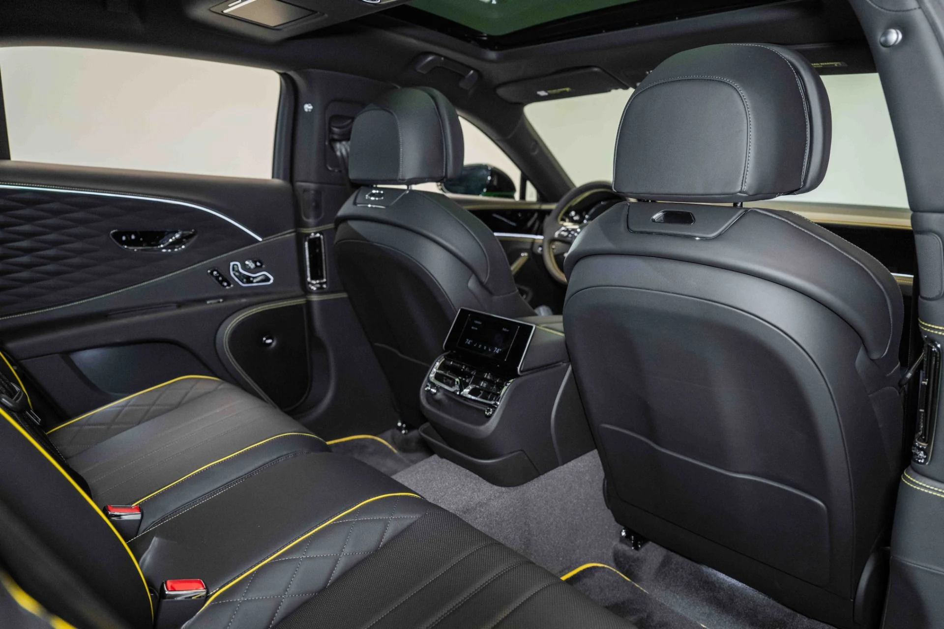 mph024_1713220957_Used_2024_Bentley_Flying_Spur_S_Hybrid_1749914202_603f80f457