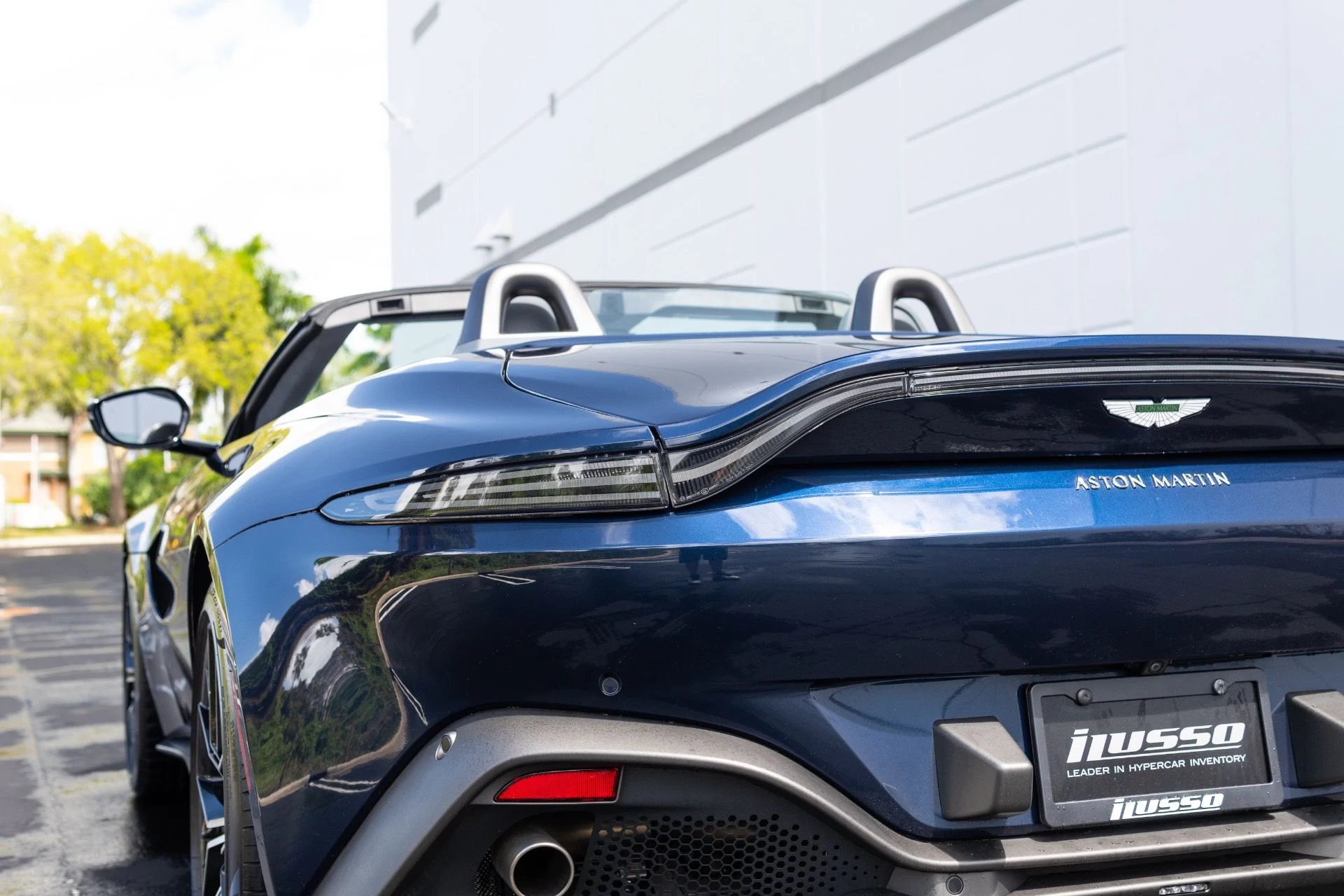 mph024_1714366557_Used_2021_Aston_Martin_Vantage_1774065878_405f6594a3