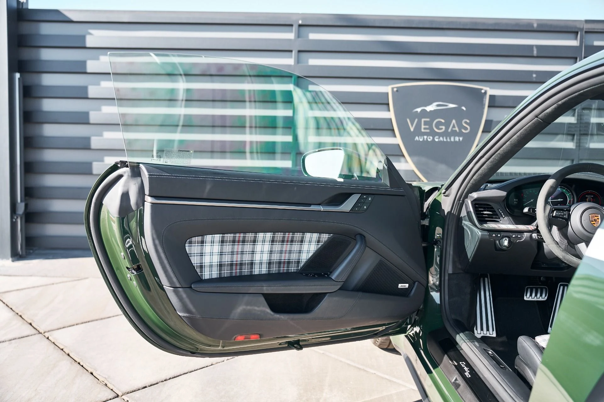 mph024_172801444_Used_2025_Porsche_911_Turbo_S_1763075493_d4b6d21fe5