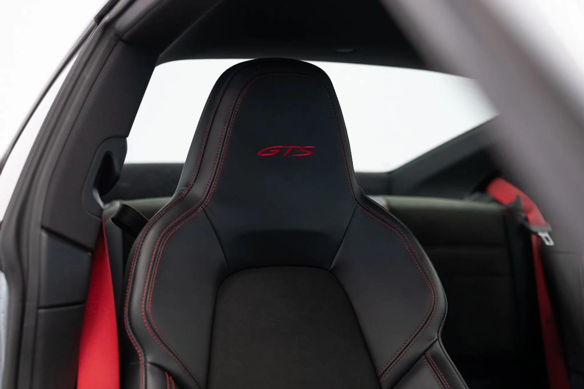 mph024_1729145346_porsche_911_2022_bccdb8c57e