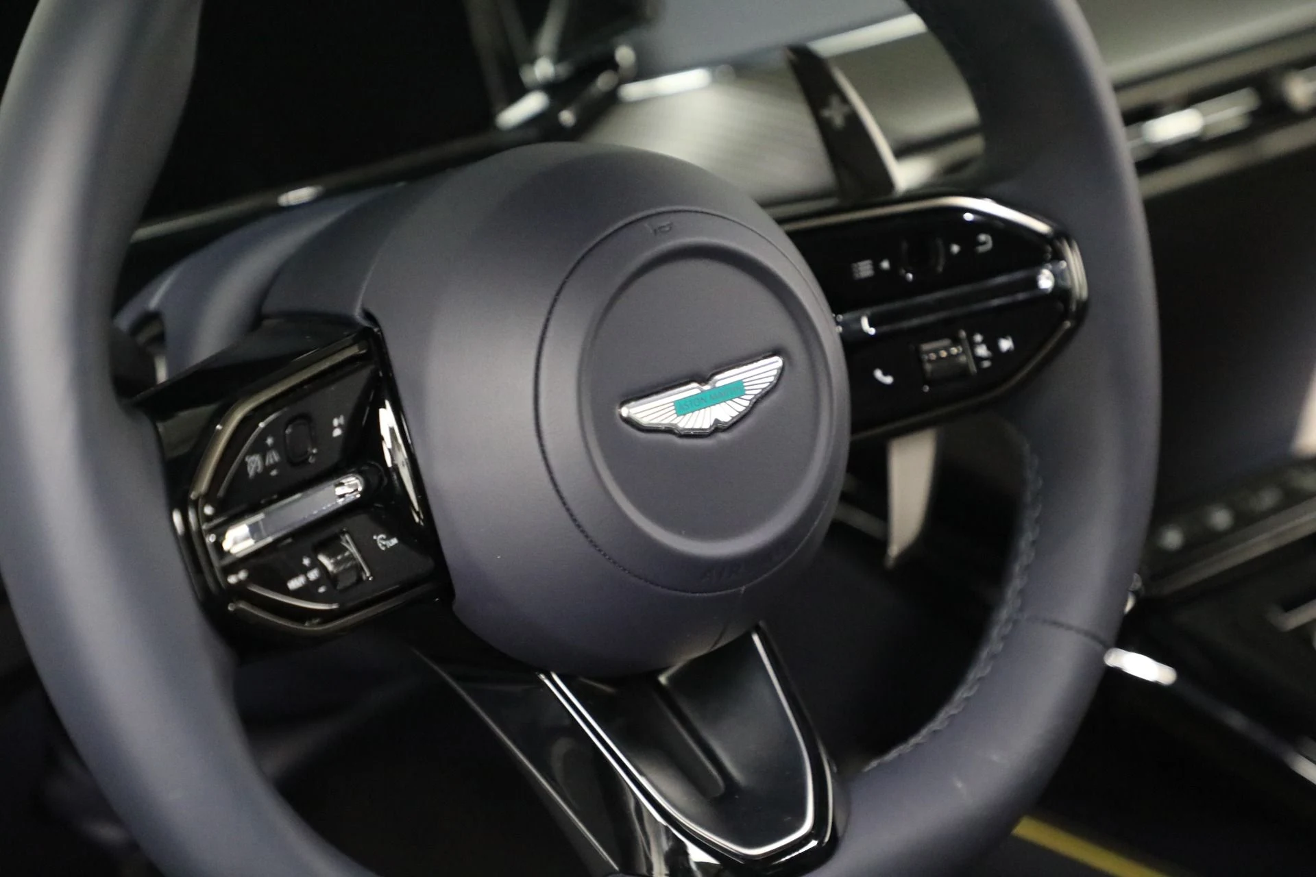 mph024_1729367452_New_2026_Aston_Martin_Vantage_ccbfdcacd1