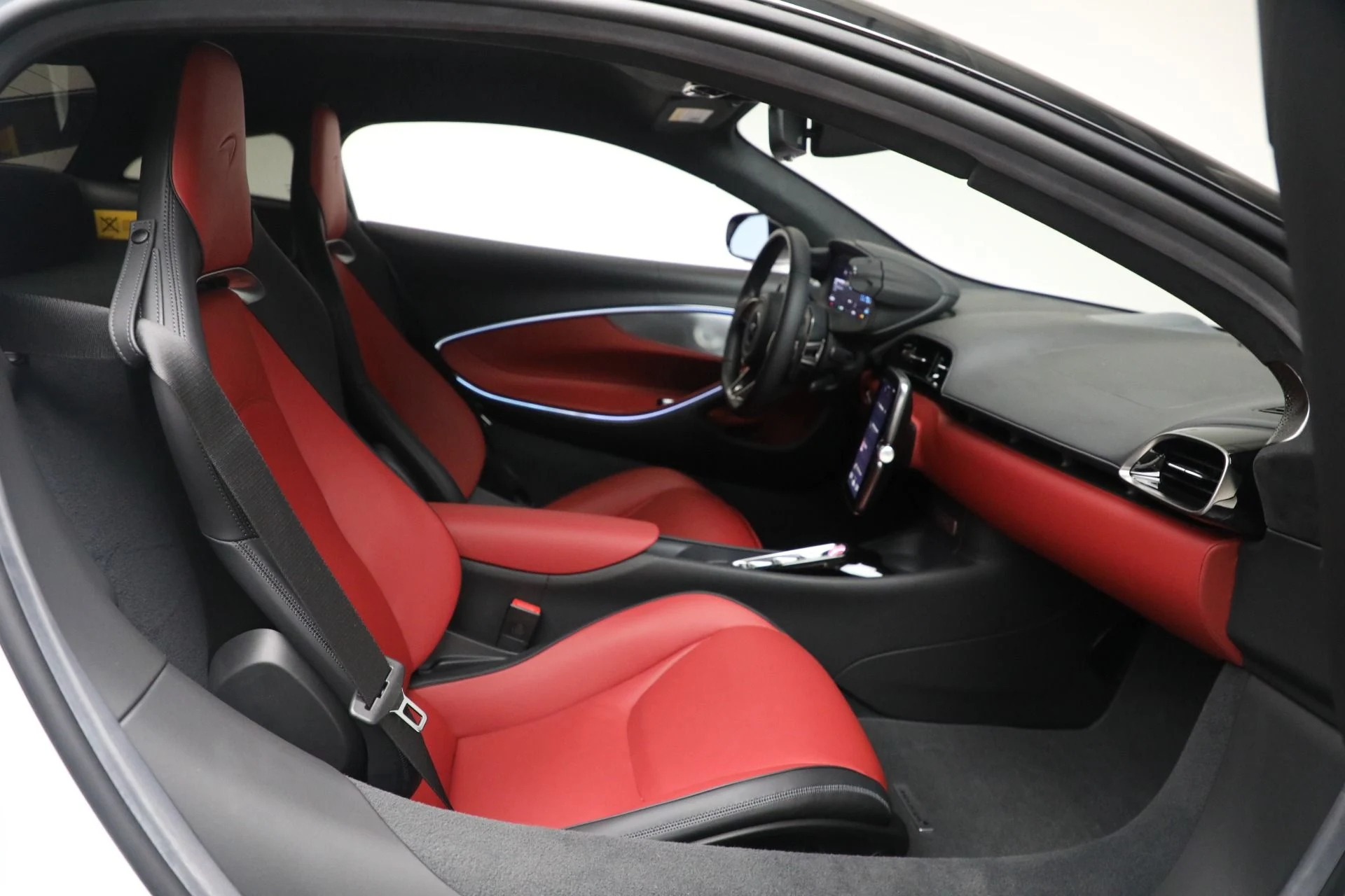 mph024_1751803781_Used_2023_Mc_Laren_Artura_Tech_Lux_4f53a0dd52