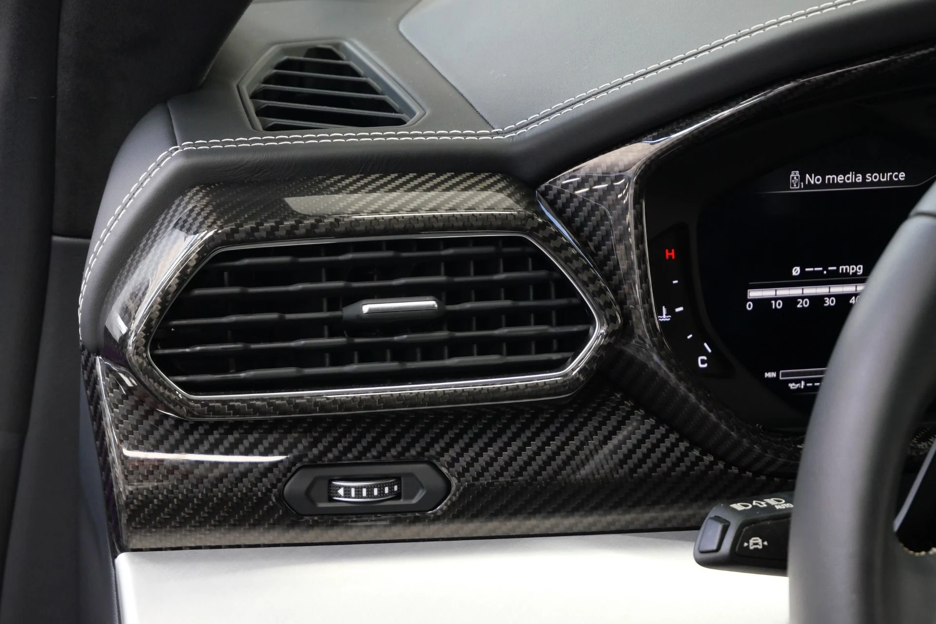 mph024_1754346346_Used_2023_Lamborghini_Urus_S_HIGHLY_Optioned_Ad_Personam_Paint_94_K_in_Options_1773247246_9c6ee5092c