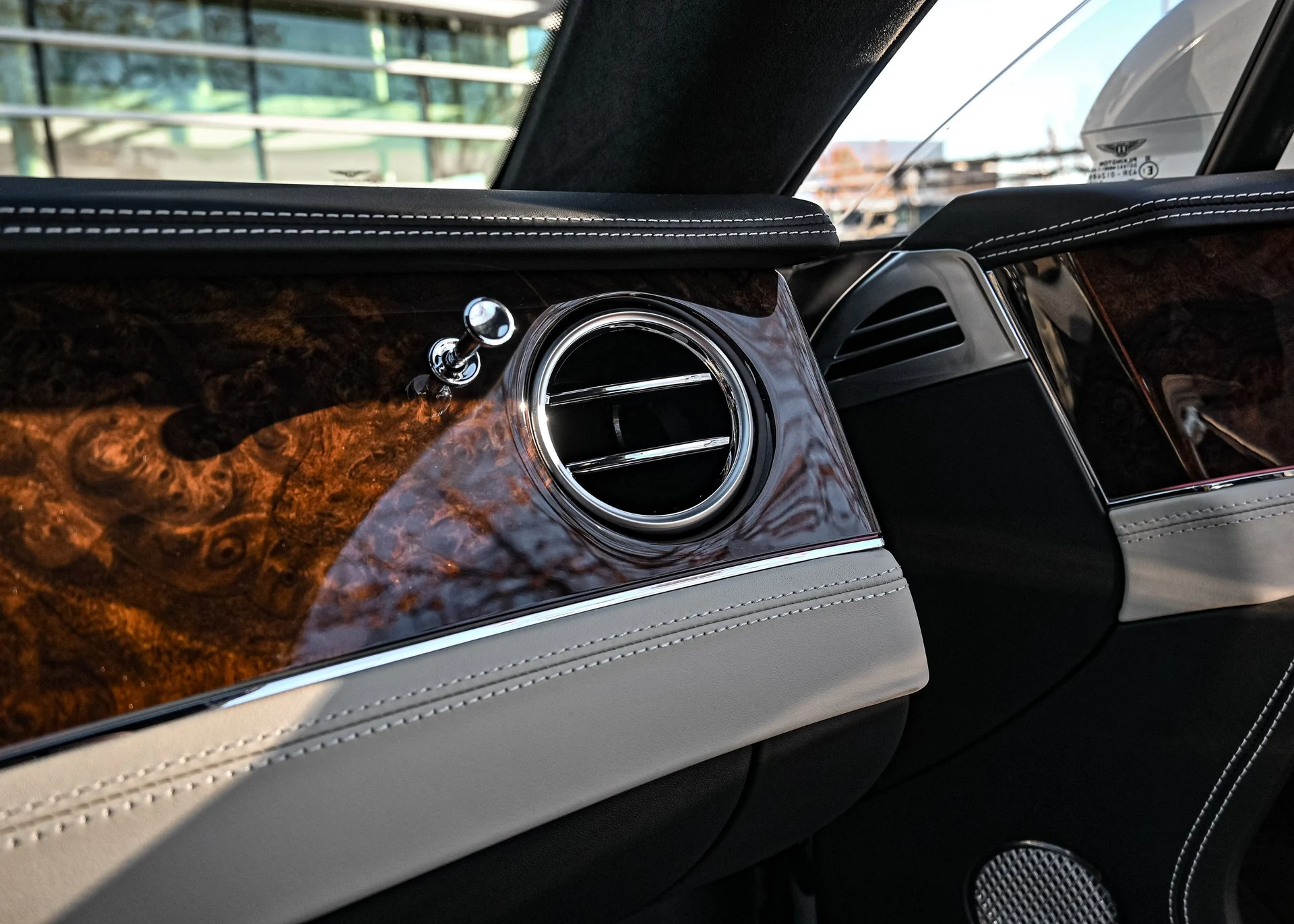 mph024_1756635281_c51a667b_0d7d_40c4_b9a2_1ef3ed7d2c9d_972588369e