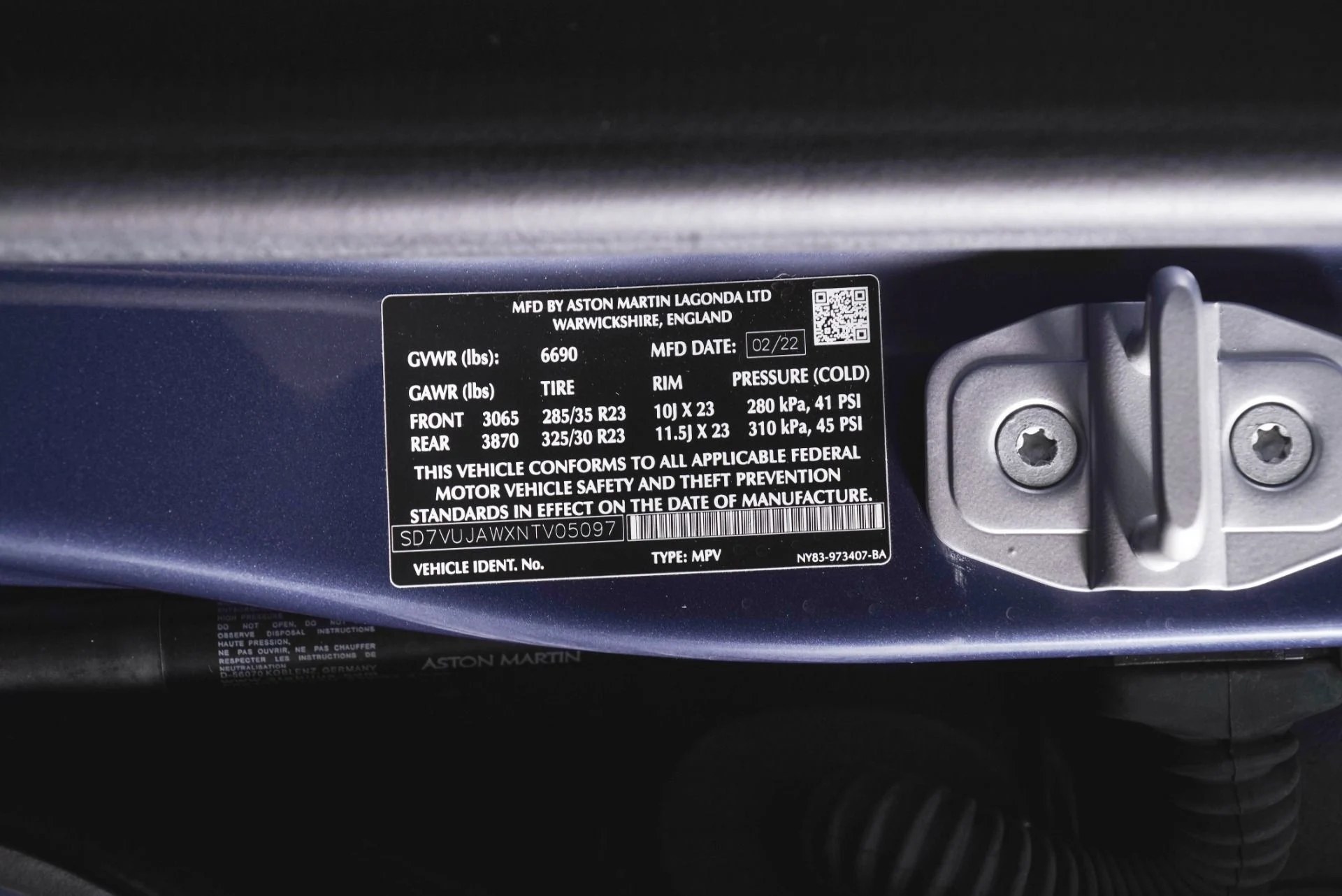 mph024_1762204807_Used_2022_Aston_Martin_DBX_1781165233_78b500211e