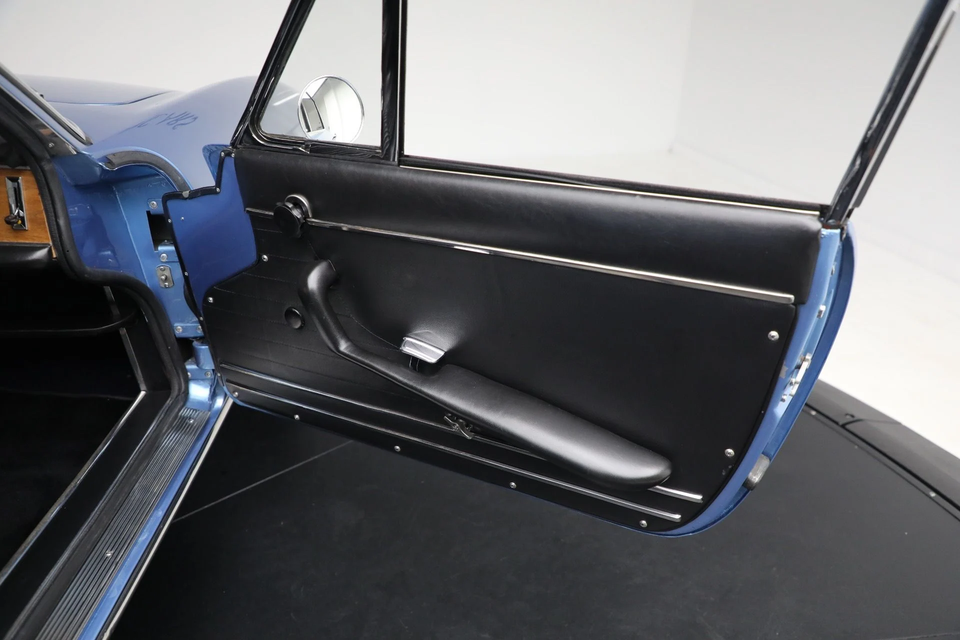 mph024_1762605643_Used_1967_Ferrari_330_GTC_1762014382_1c20f39390