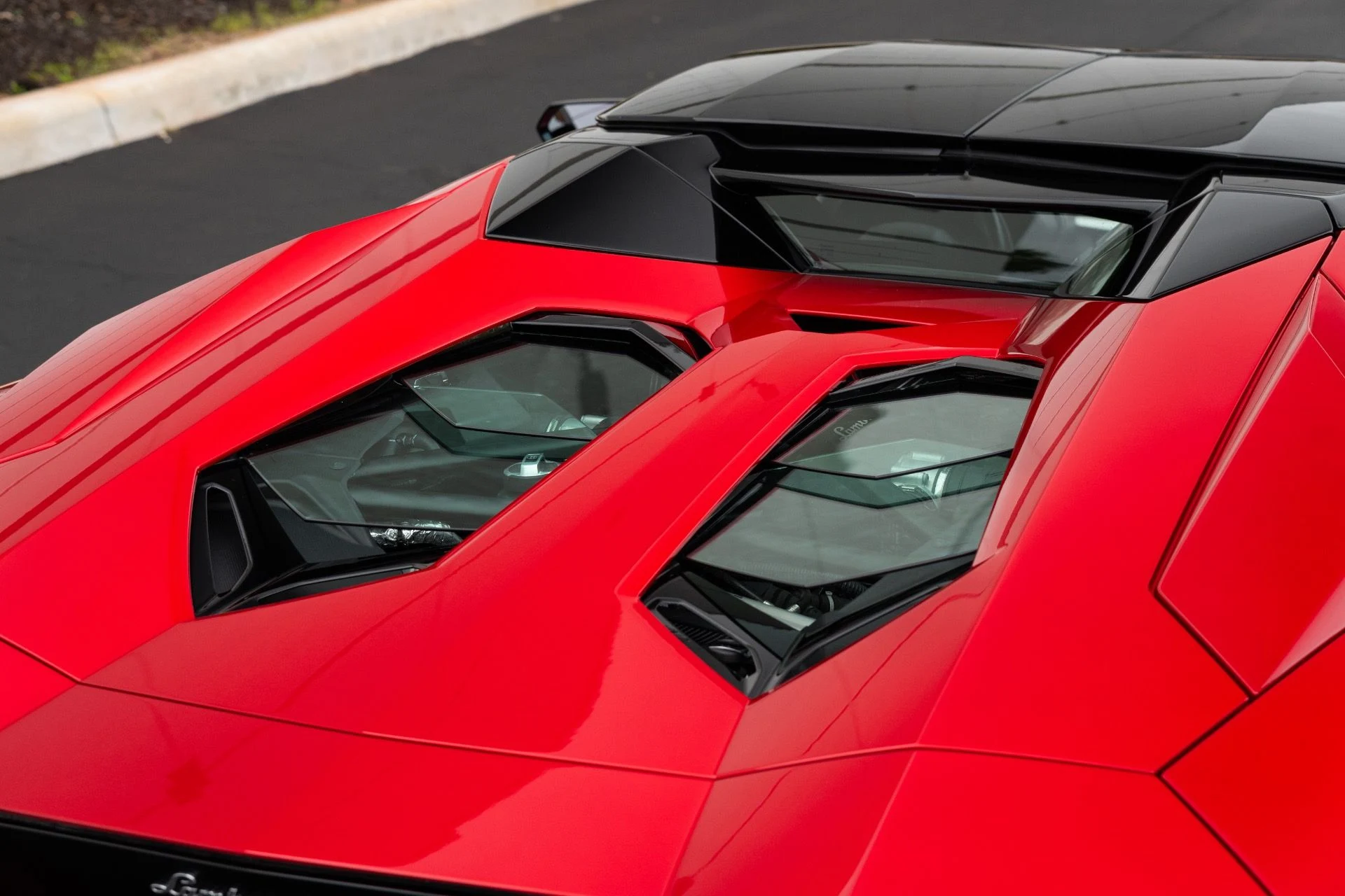 mph024_1766733567_Used_2018_Lamborghini_Aventador_Roadster_LP_740_4_S_1770343320_6fda581b0d