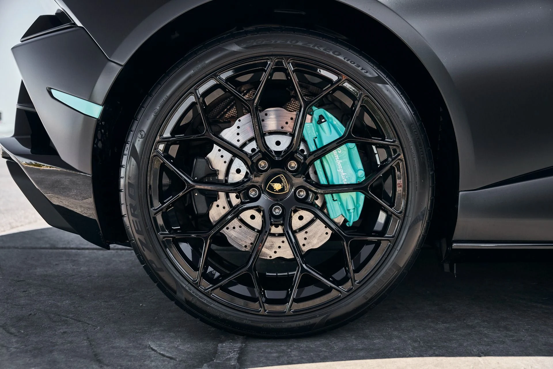 mph024_177170576_Used_2022_Lamborghini_Huracan_EVO_Base_1779498753_7ece90b32a