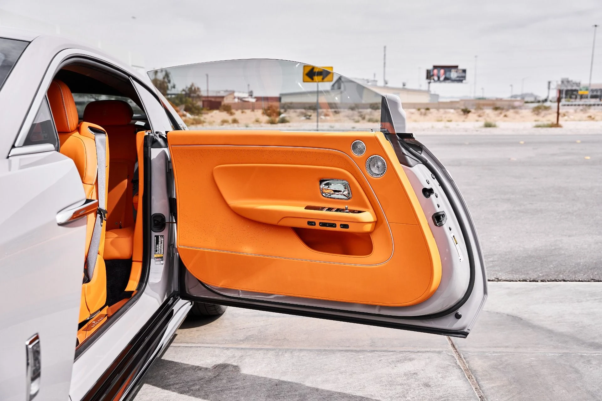 mph024_1774348413_Used_2025_Rolls_Royce_Spectre_Base_1775928262_93f4ea1c1a