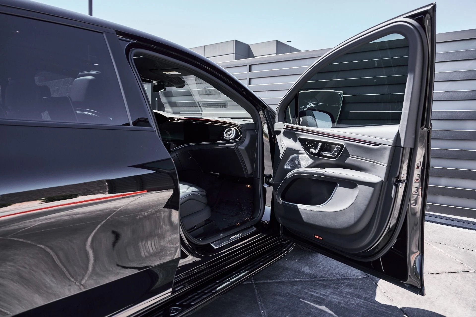 mph024_177518121_Used_2024_Mercedes_Benz_EQS_Maybach_EQS_680_1775326020_3224e52895