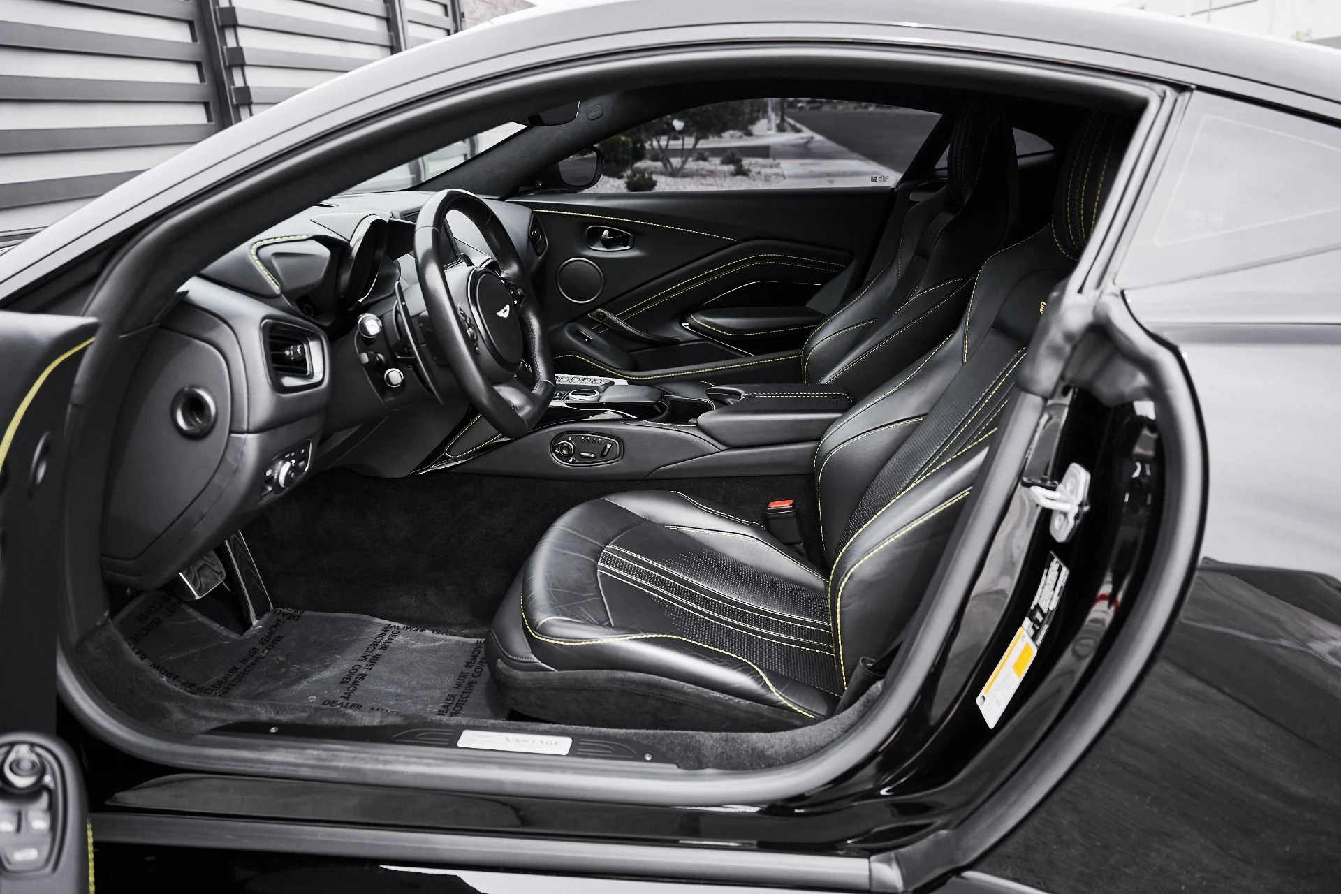 mph024_1778434984_Used_2023_Aston_Martin_Vantage_1775333323_a9319d01fc