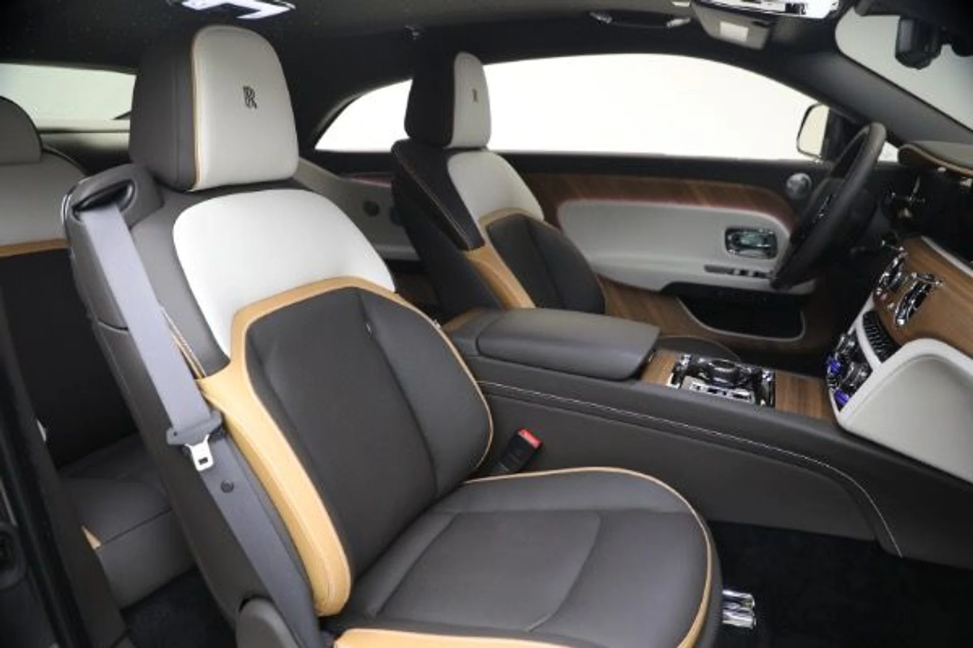 mph024_1792924667_Used_2024_Rolls_Royce_Spectre_0655774581