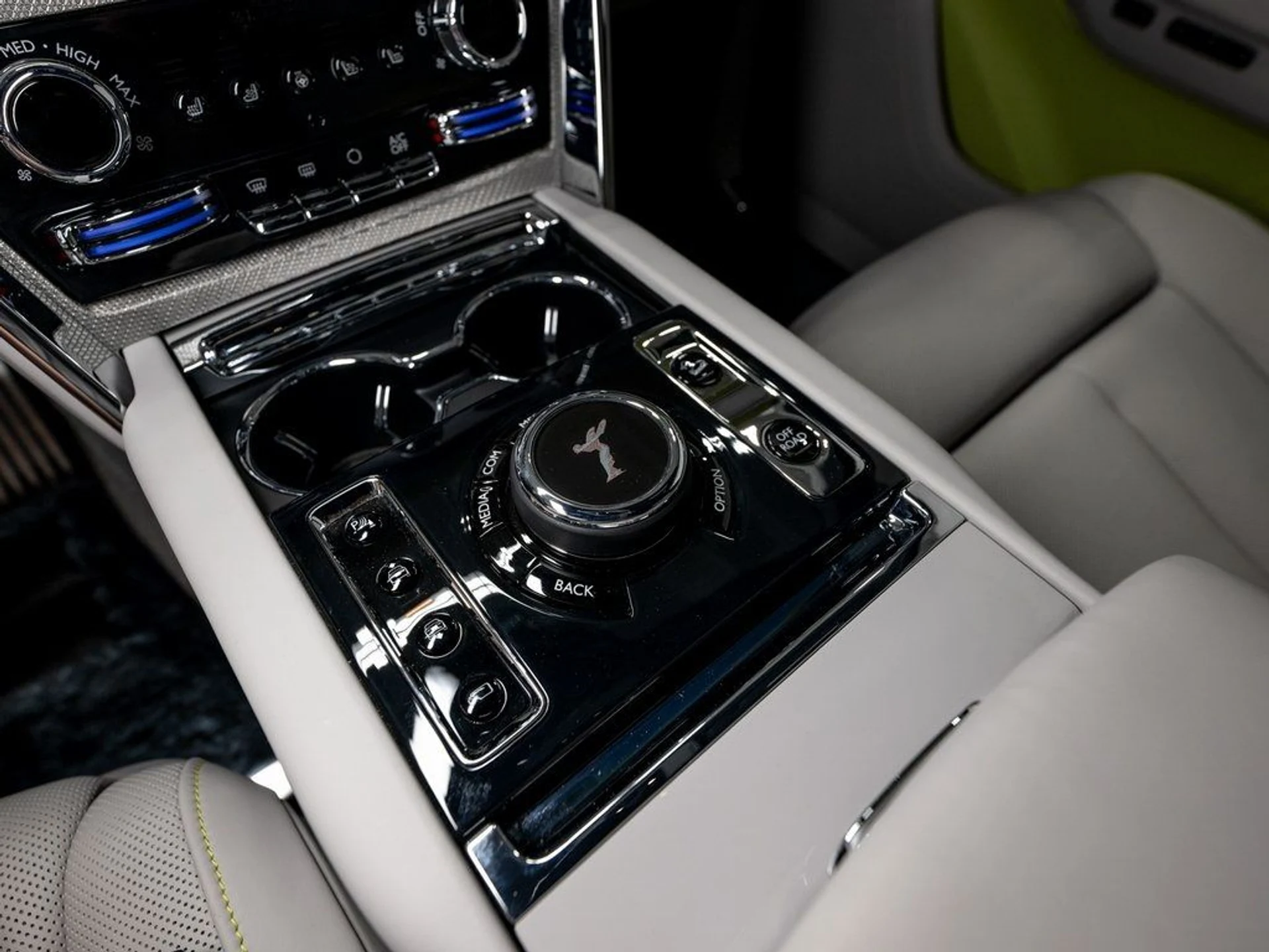 mph024_1795797306_image_25_902cf1e44a