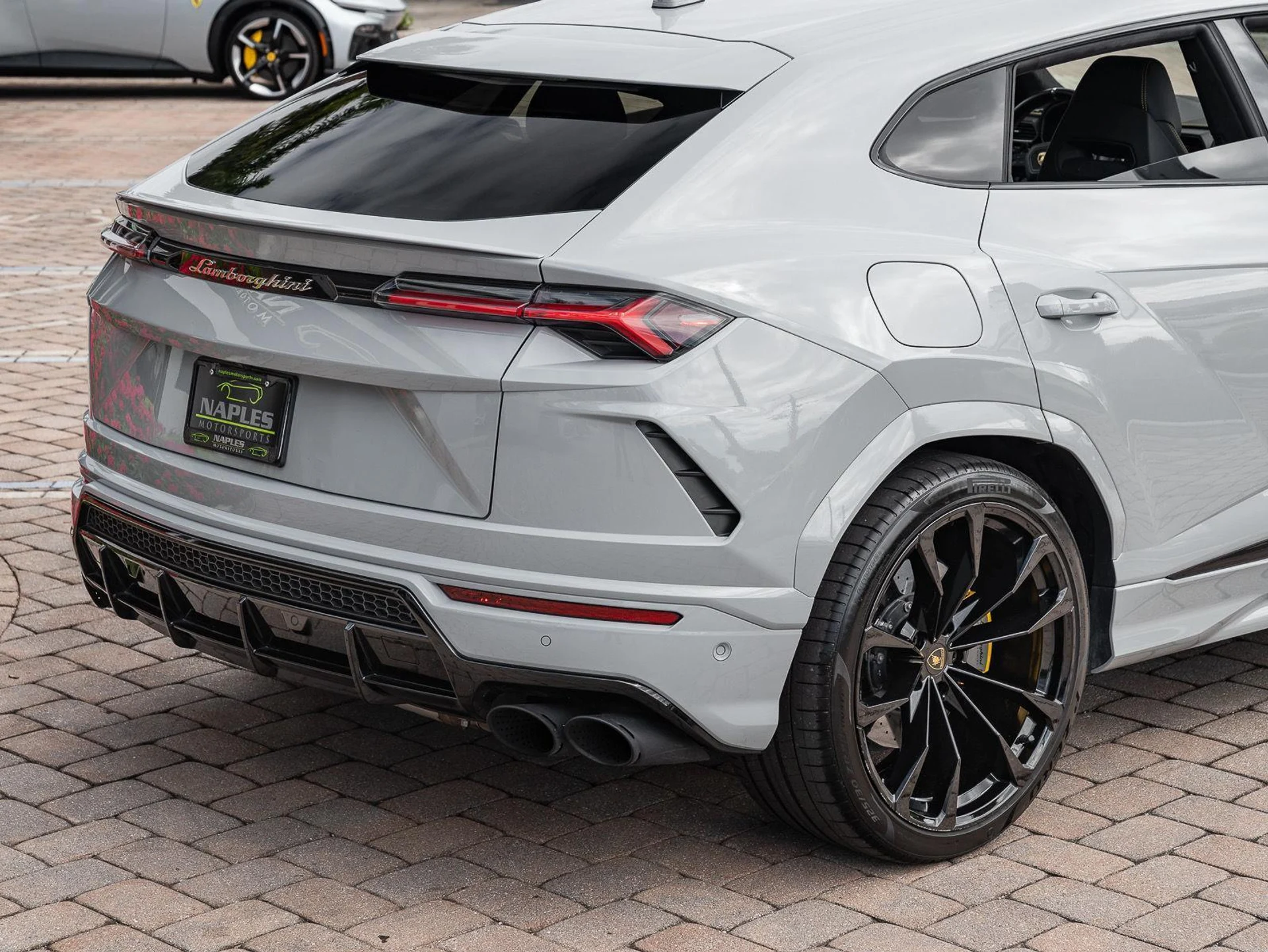 mph024_1818254212_Used_2022_Lamborghini_Urus_AWD_1777086174_ab7334134b