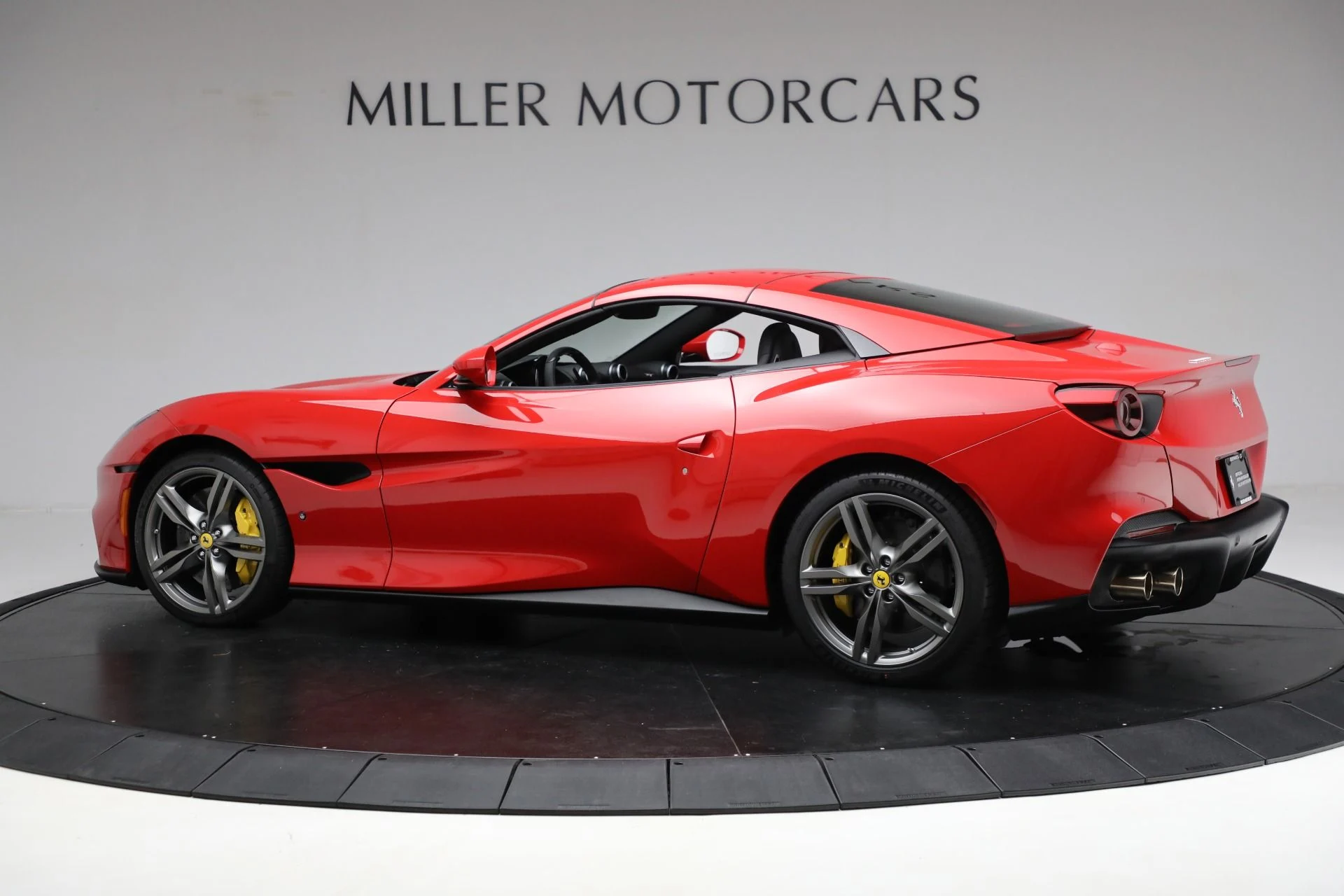 mph024_1823811855_Used_2023_Ferrari_Portofino_M_1793389960_5a15407a26