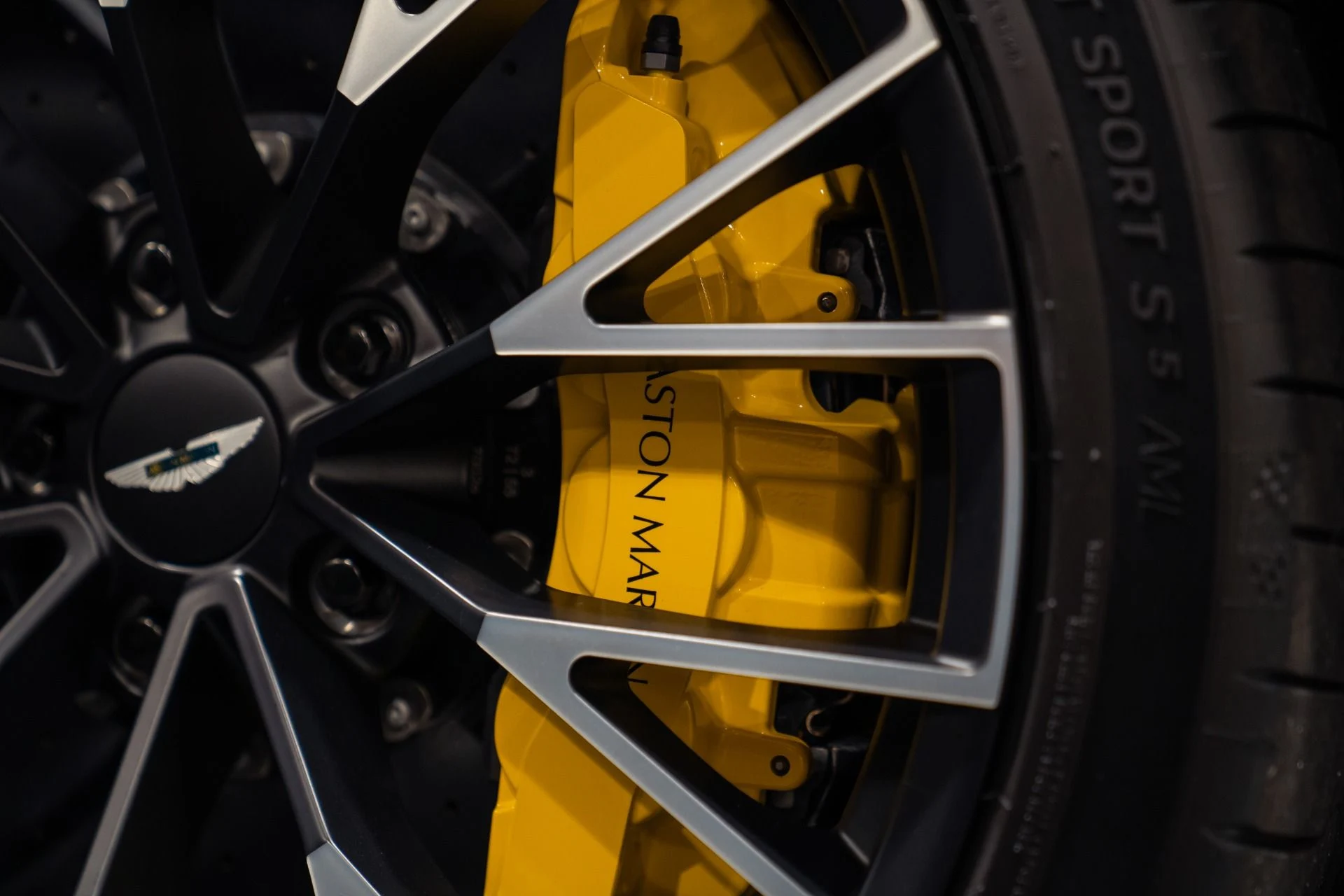 mph024_1825131965_Used_2026_Aston_Martin_DB_12_S_Volante_MASSIVE_426995_Original_MSRP_1787344012_338ae41fdb