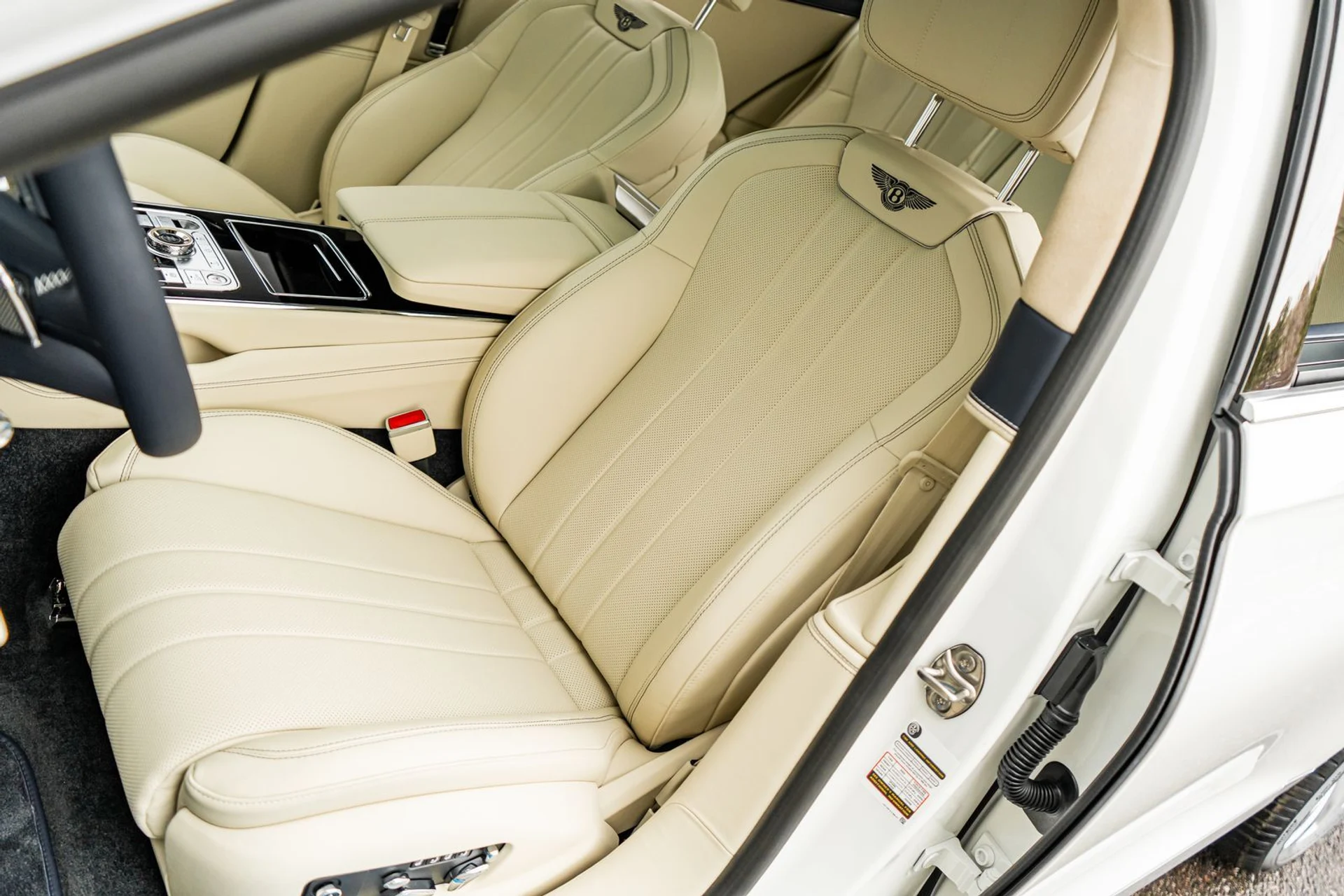 mph024_1837128736_5cde3290_c8a9_44e4_a5f8_560d3f2e9c87_06230e03c0