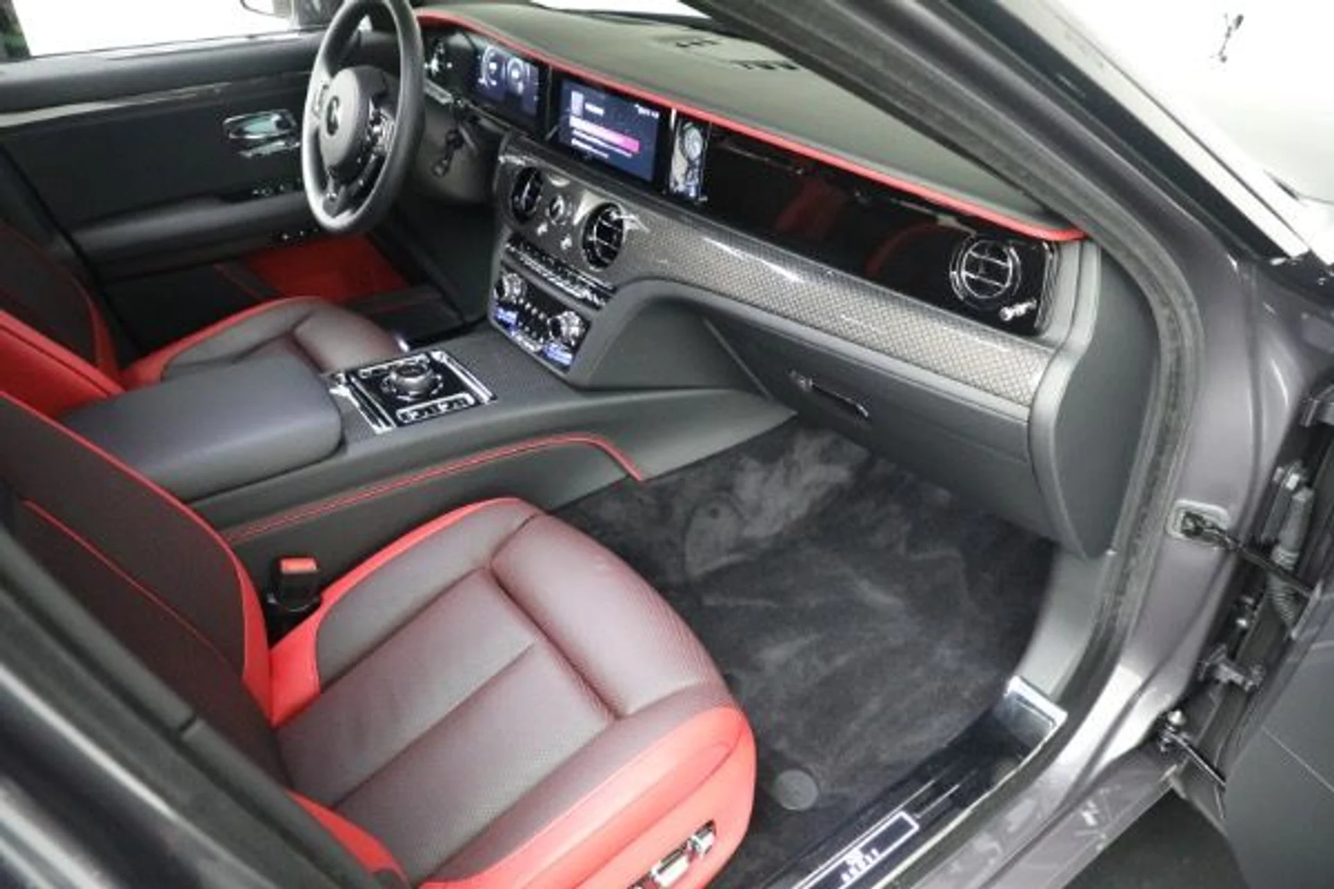 mph024_183857409_New_2025_Rolls_Royce_Black_Badge_Ghost_c083b682c2