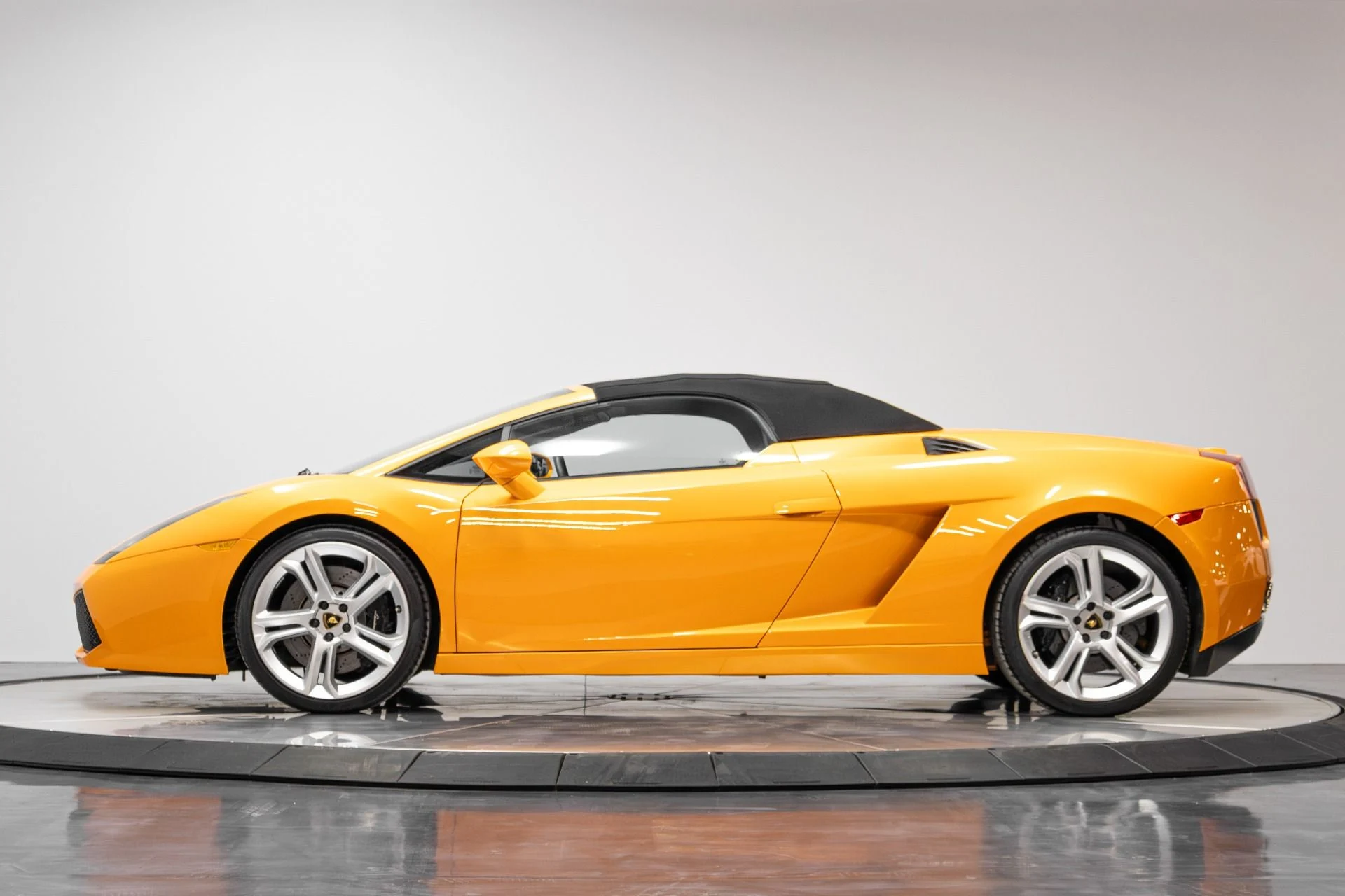 mph024_1847190555_Used_2008_Lamborghini_Gallardo_Spyder_1768425608_8e31070306
