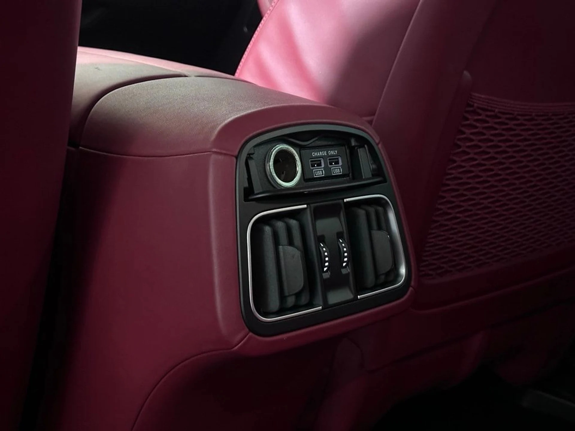 mph024_1850259901_b12090e6c0e24a4ed59503fefa1c24d8x_ca9bf23139