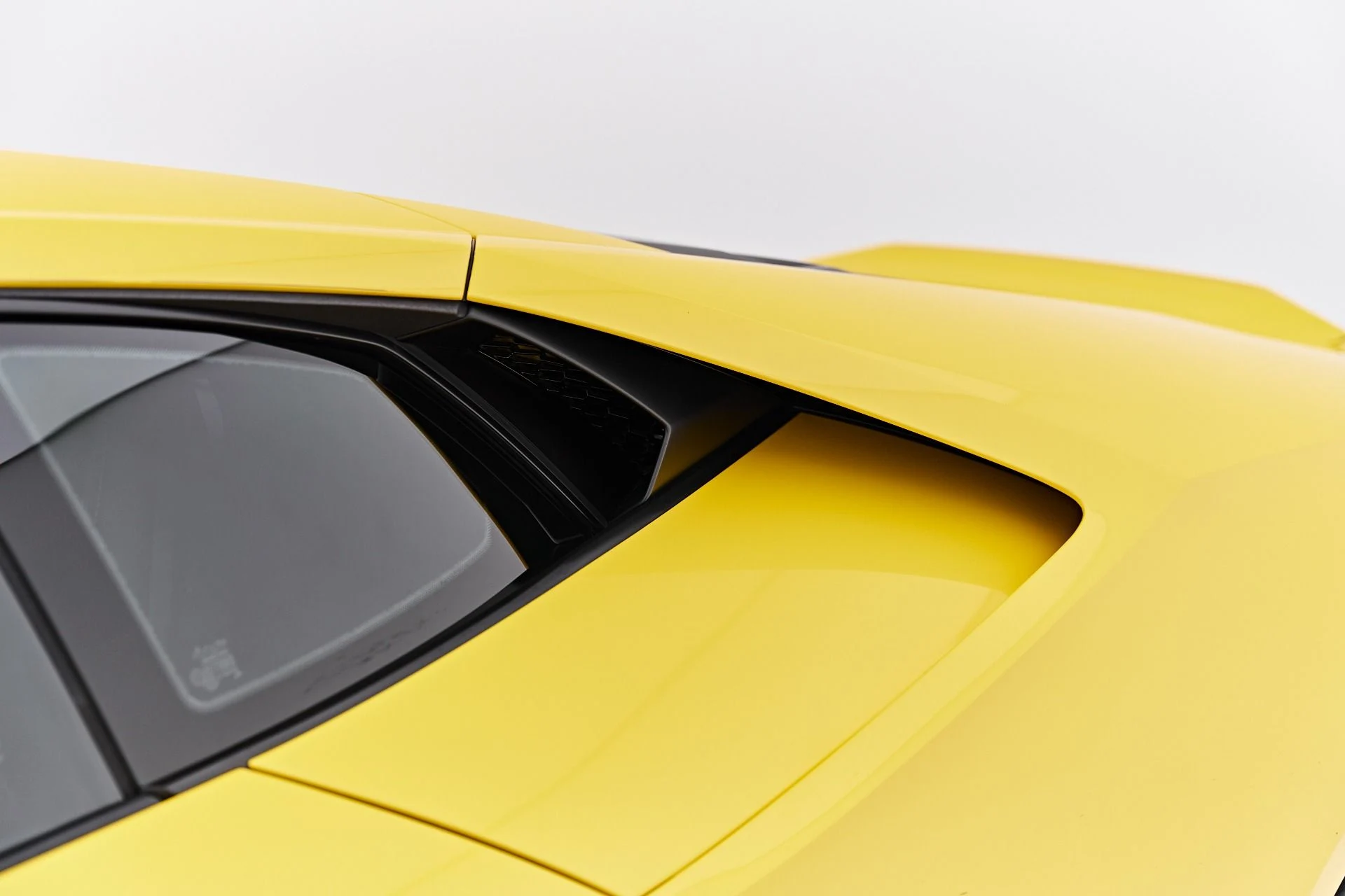 mph024_1854370598_Used_2022_Lamborghini_Huracan_EVO_Base_1787357829_0671875348