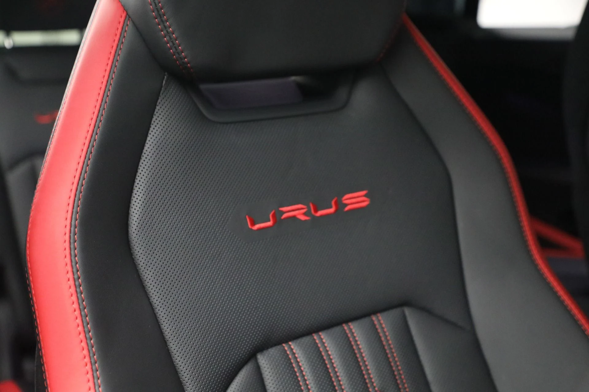 mph024_1856268884_Used_2024_Lamborghini_Urus_Performante_1770476069_cd0f8cd90b