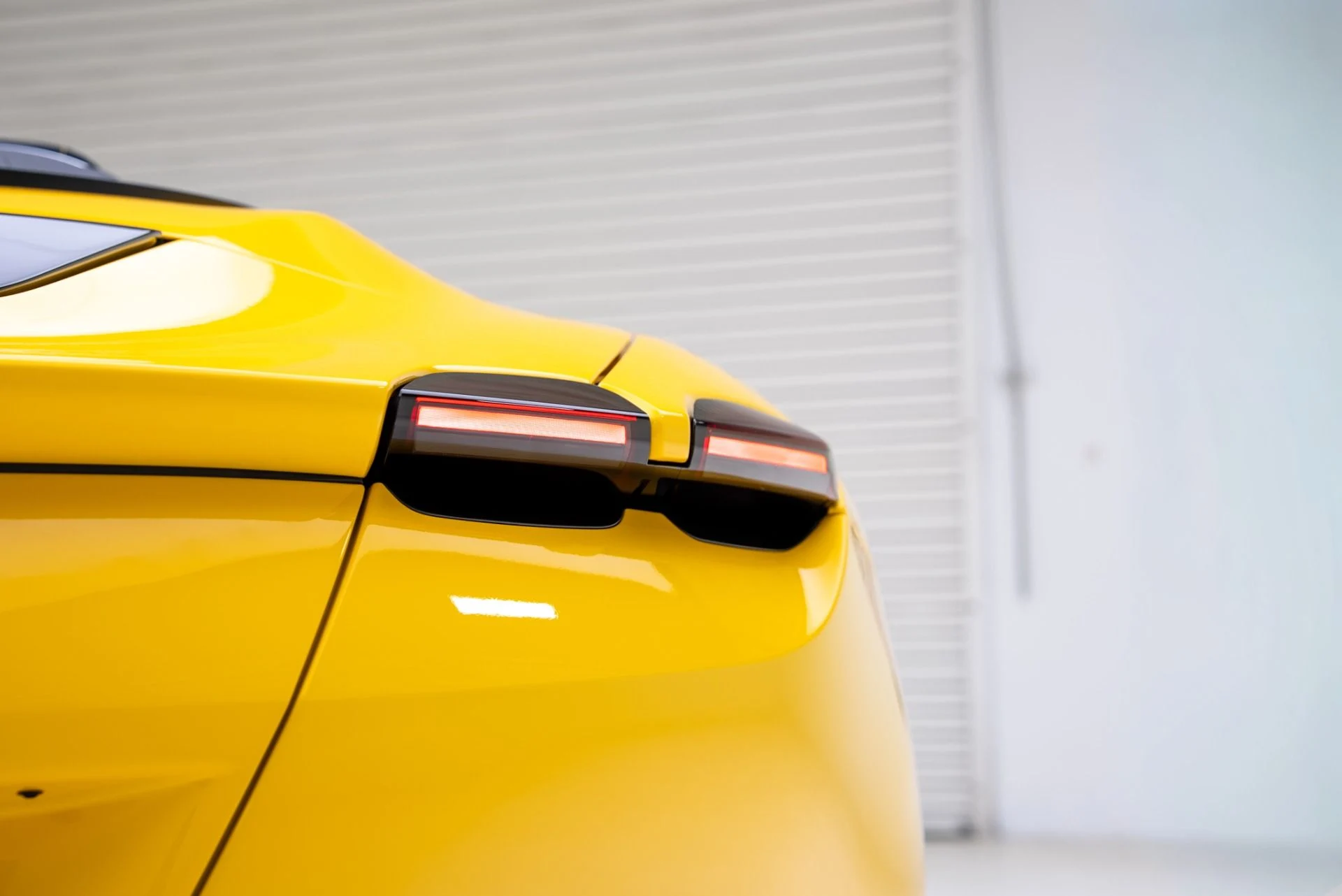 mph024_186957587_Used_2025_Ferrari_Roma_Spider_1768435062_bb9a413d7d