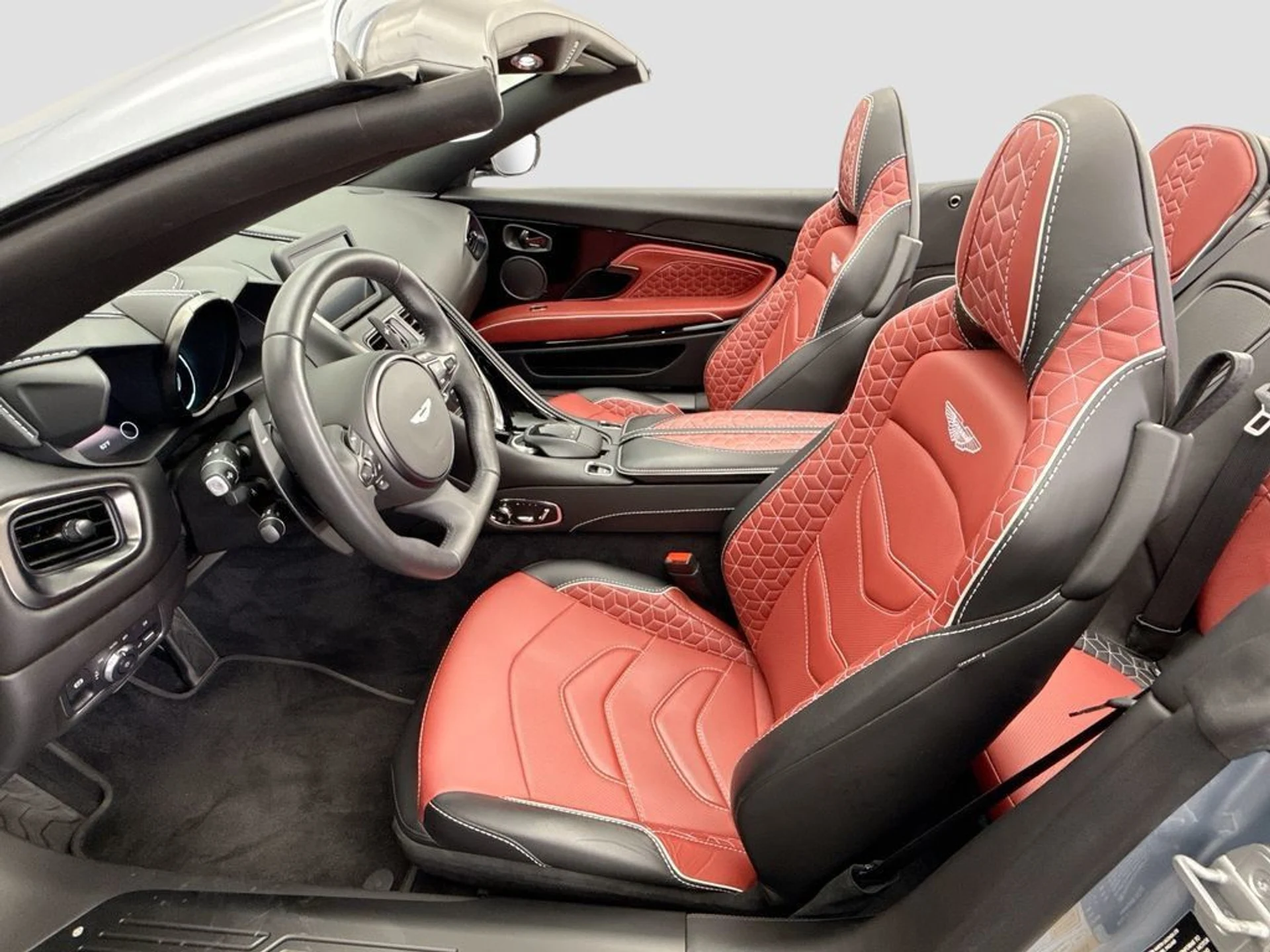 mph024_1869685242_used_2021_aston_martin_dbs_superleggeravolante_8119_22994396_25_1024_fba972d96e