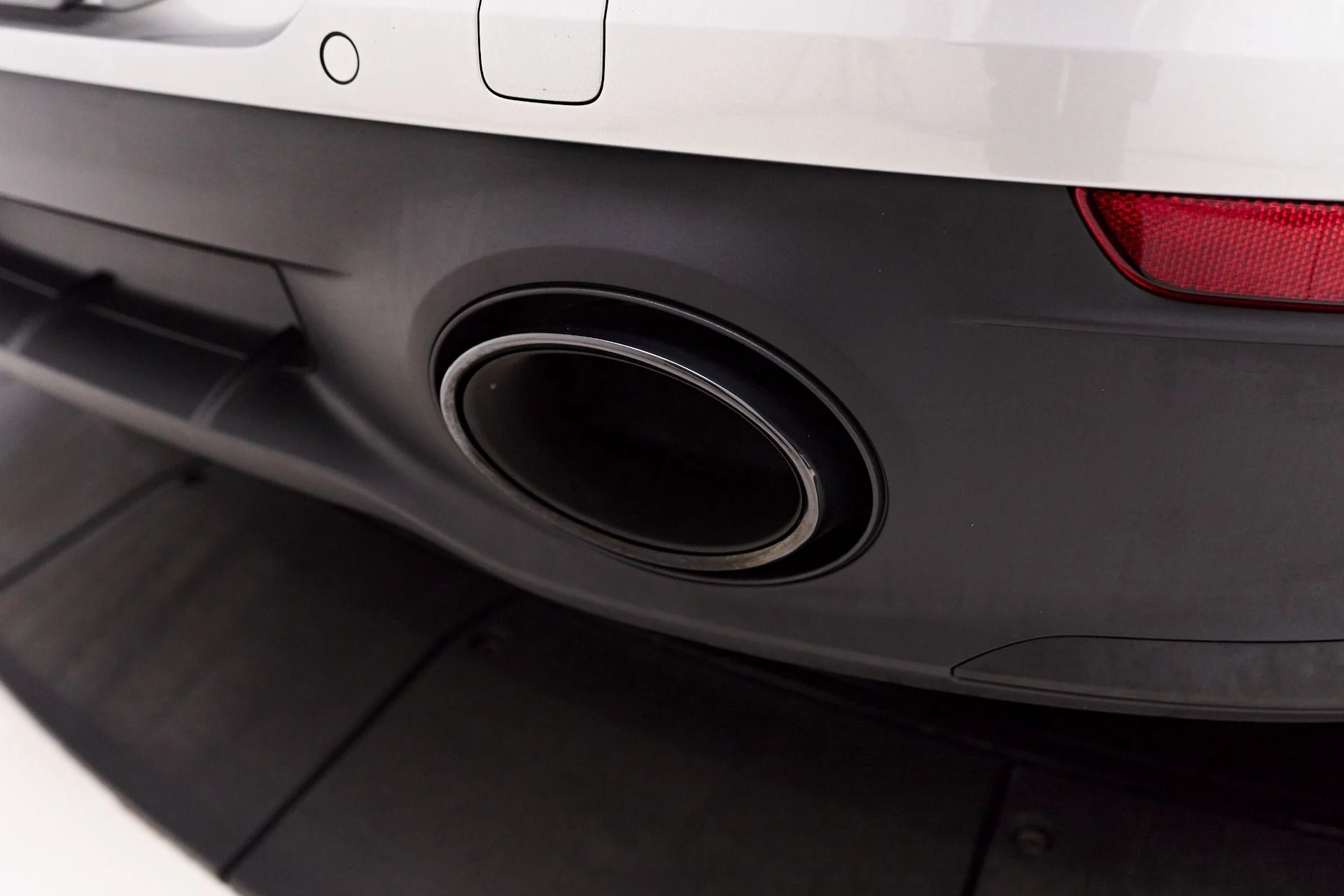 mph024_1874668766_Used_2024_Porsche_911_Carrera_4_GTS_1753409003_1065e0101b