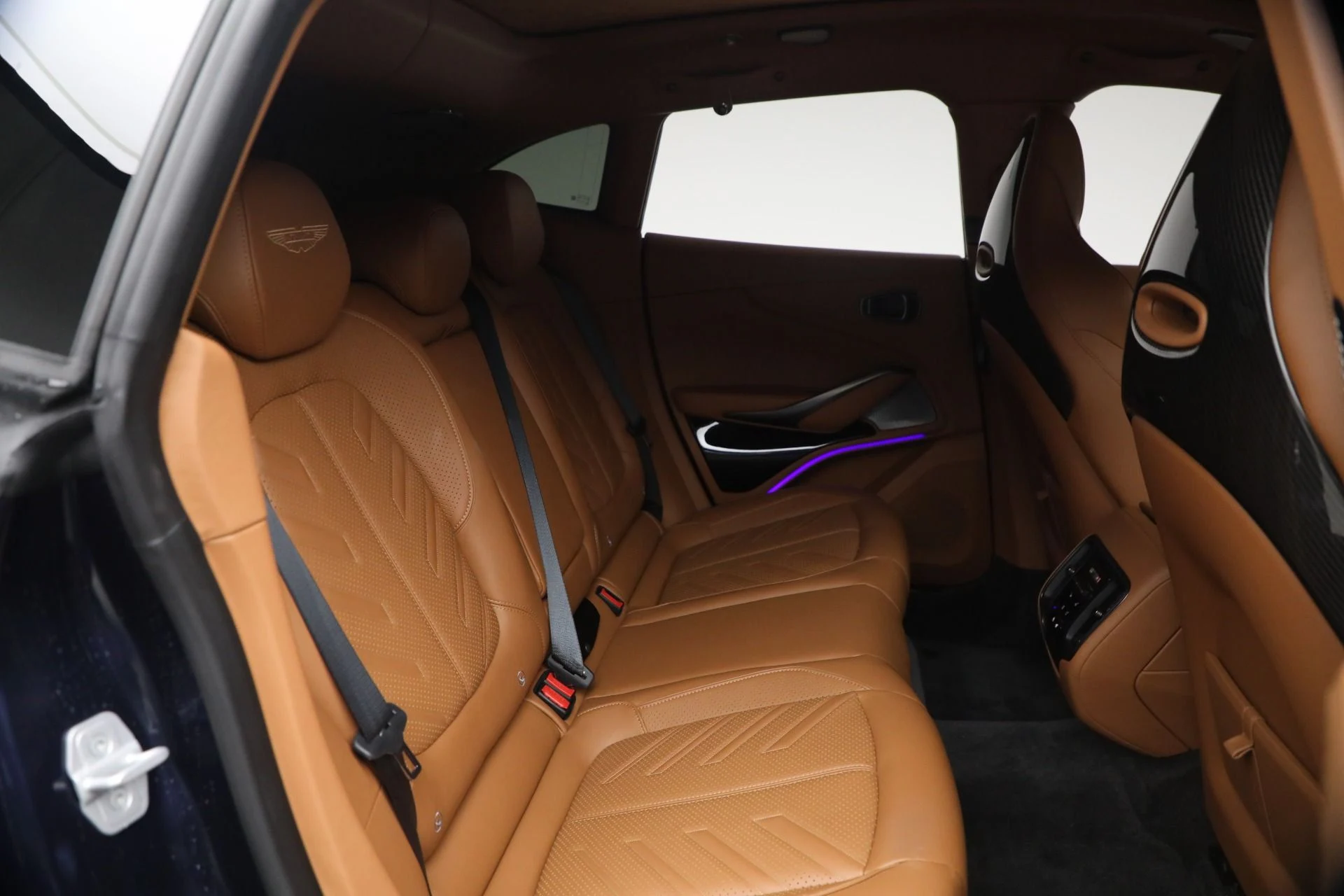 mph024_1876497925_New_2026_Aston_Martin_DBX_S_1787860964_c48a57908d