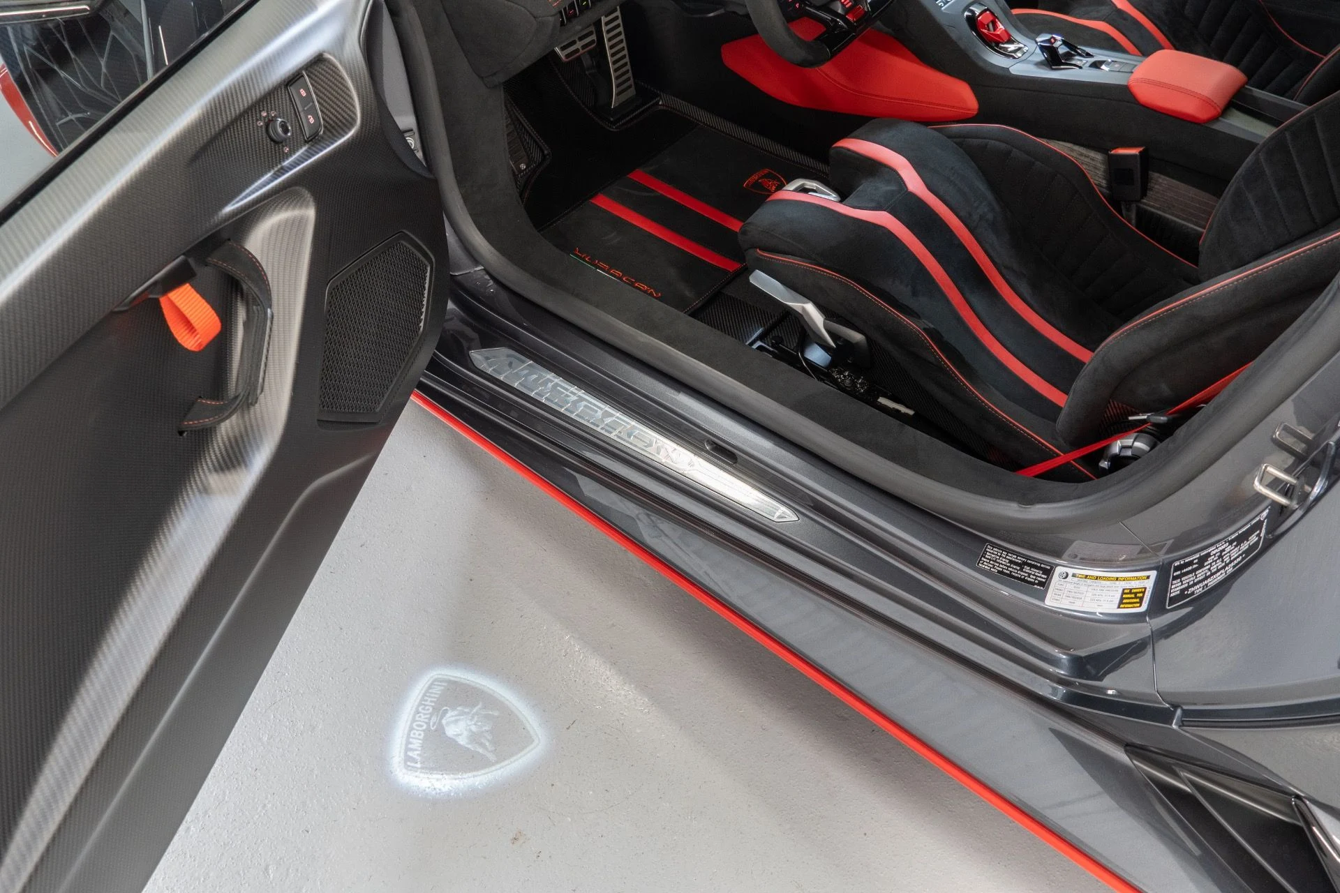 mph024_1878416974_Used_2023_Lamborghini_Huracan_STO_1759172990_9204e5c0ba