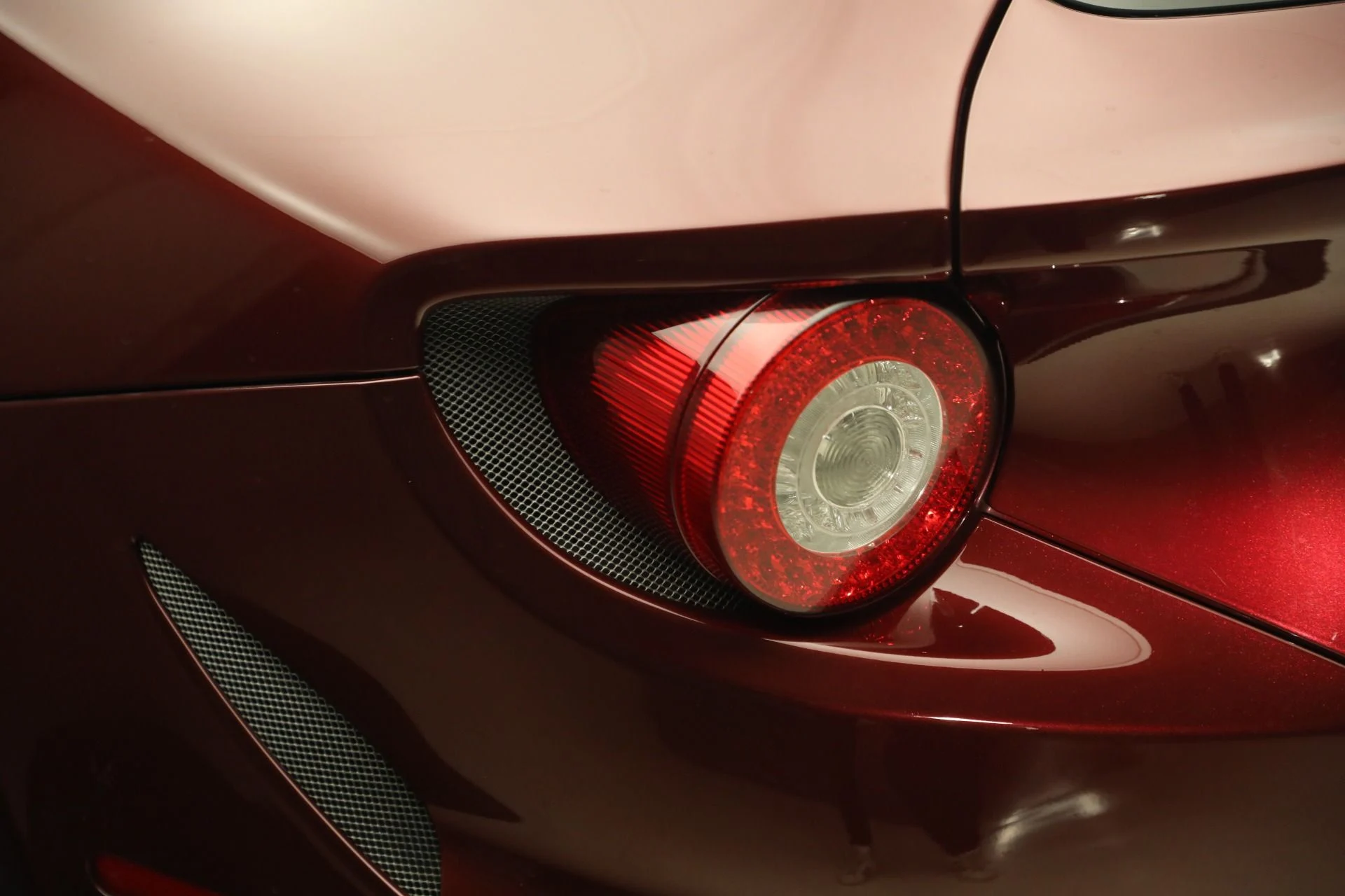 mph024_188073017_Used_2012_Ferrari_FF_1765920429_512c8515ff