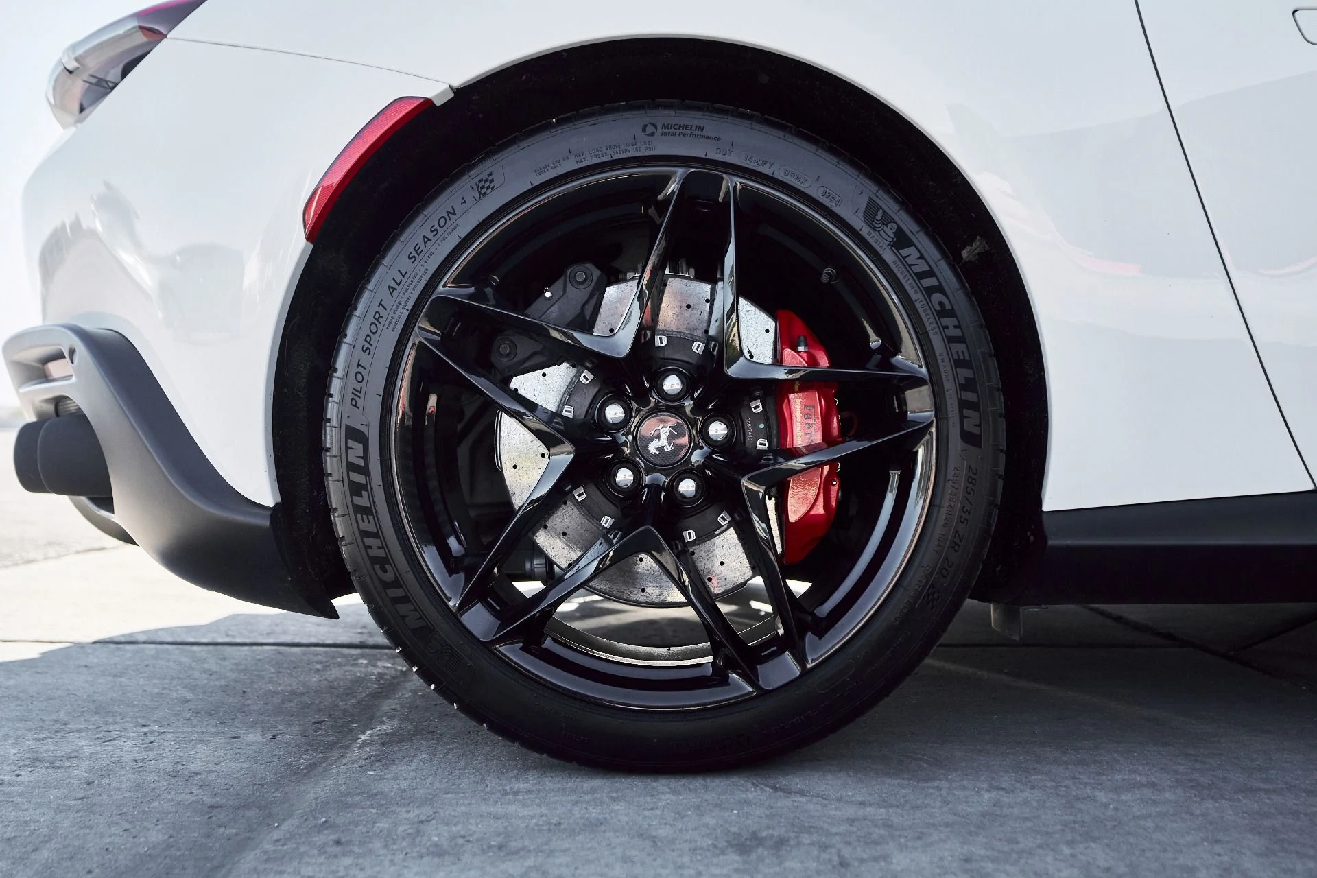 mph024_1886173571_Used_2022_Ferrari_Roma_Base_1764637208_63bbf73189