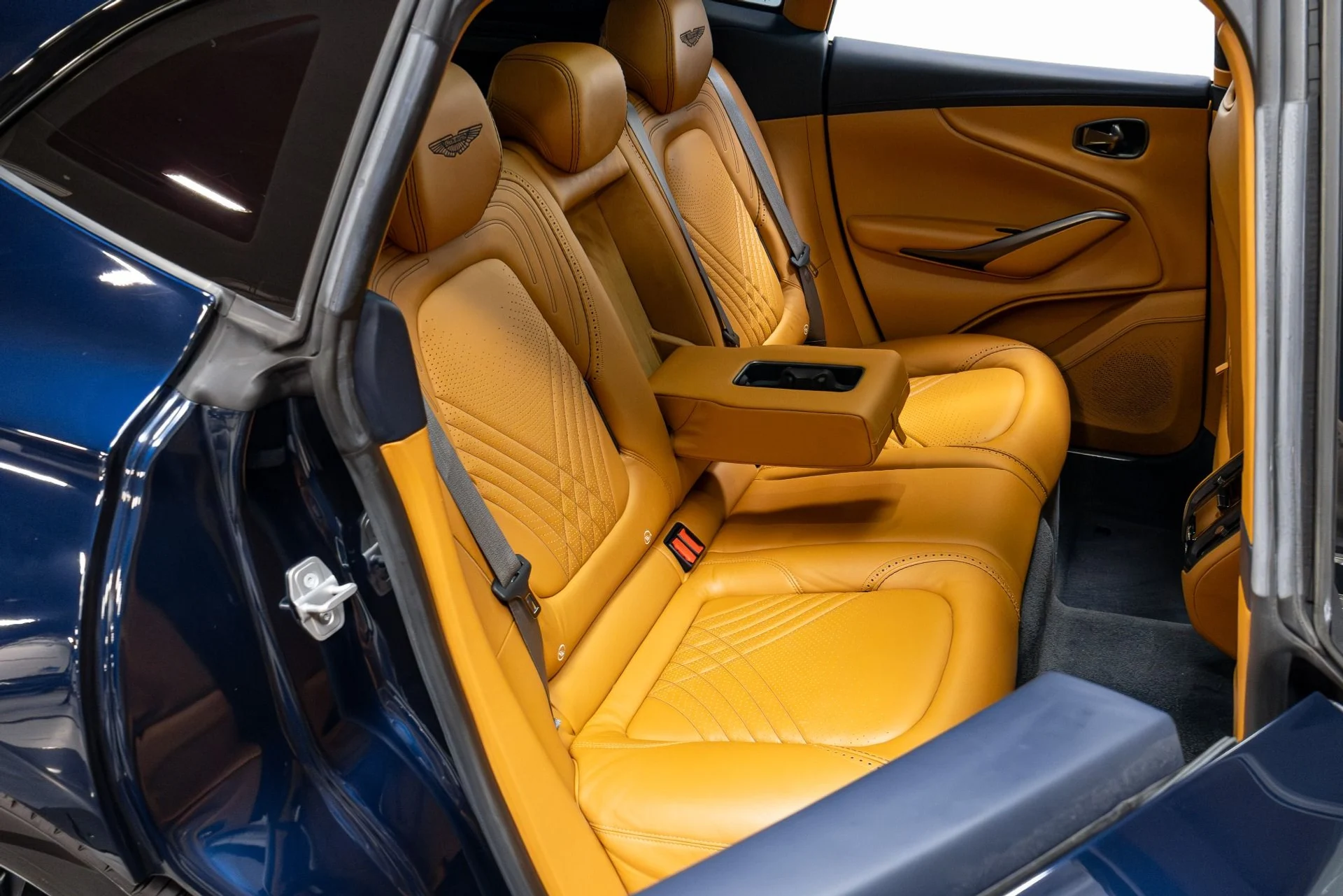 mph024_1900261996_Used_2021_Aston_Martin_DBX_1770088523_719930f259