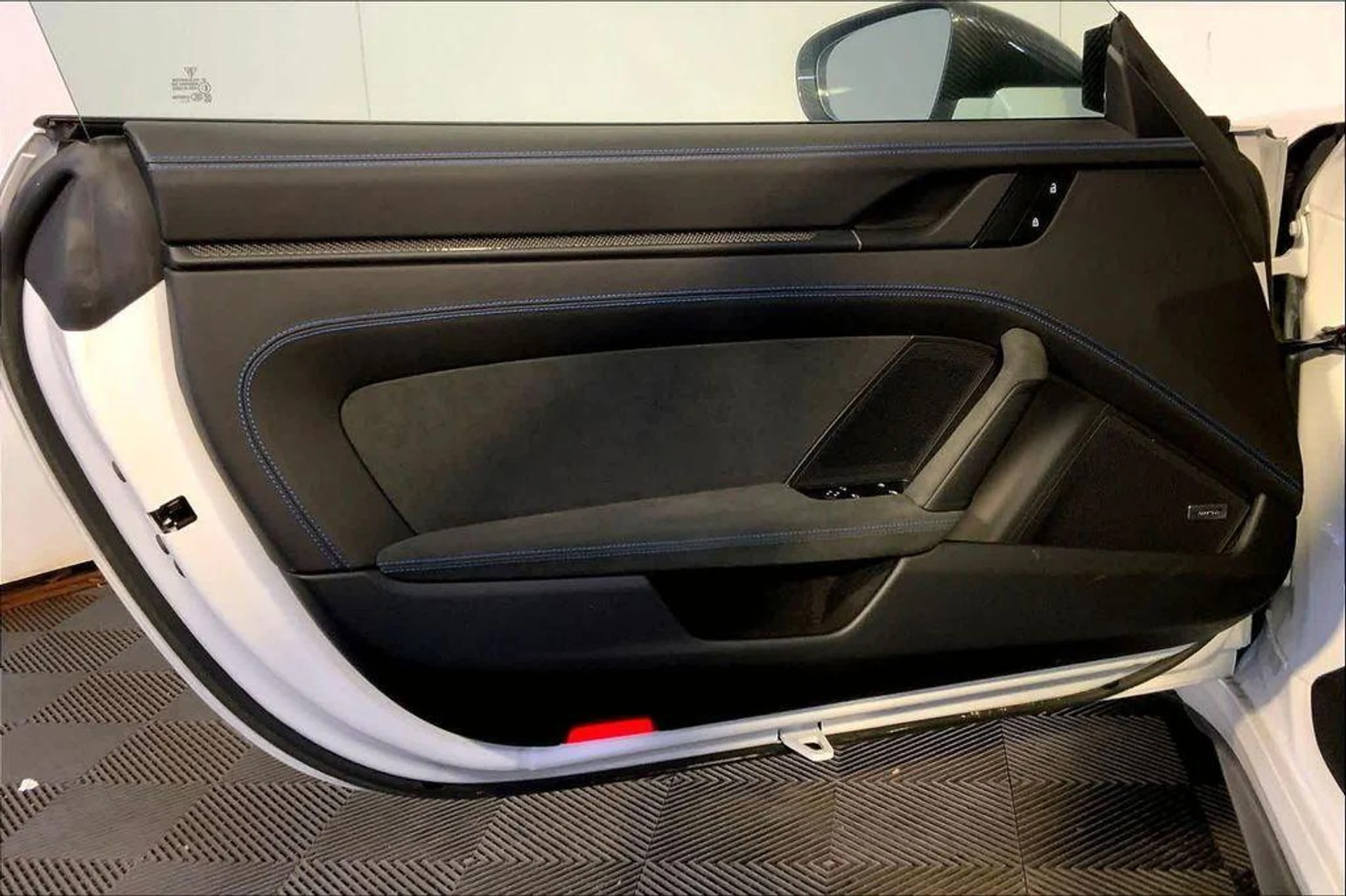 mph024_1909137823_lu_MW_Fmke3_DJ_Lm_N18me_R_Hg2_Yt_Qr_A_0e3c638968