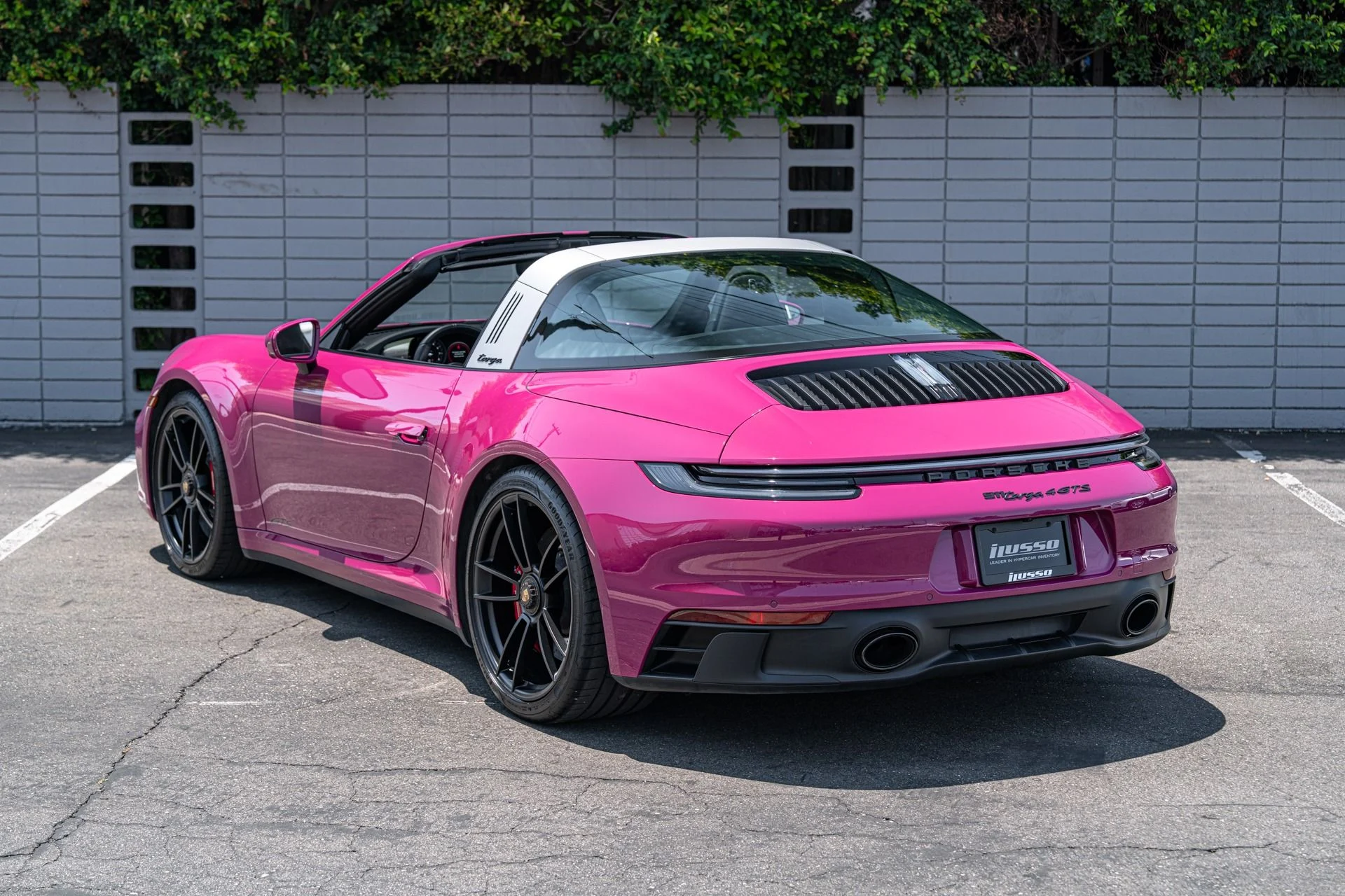 mph024_1913134322_Used_2024_Porsche_911_Targa_4_GTS_1752606786_78b05460a7