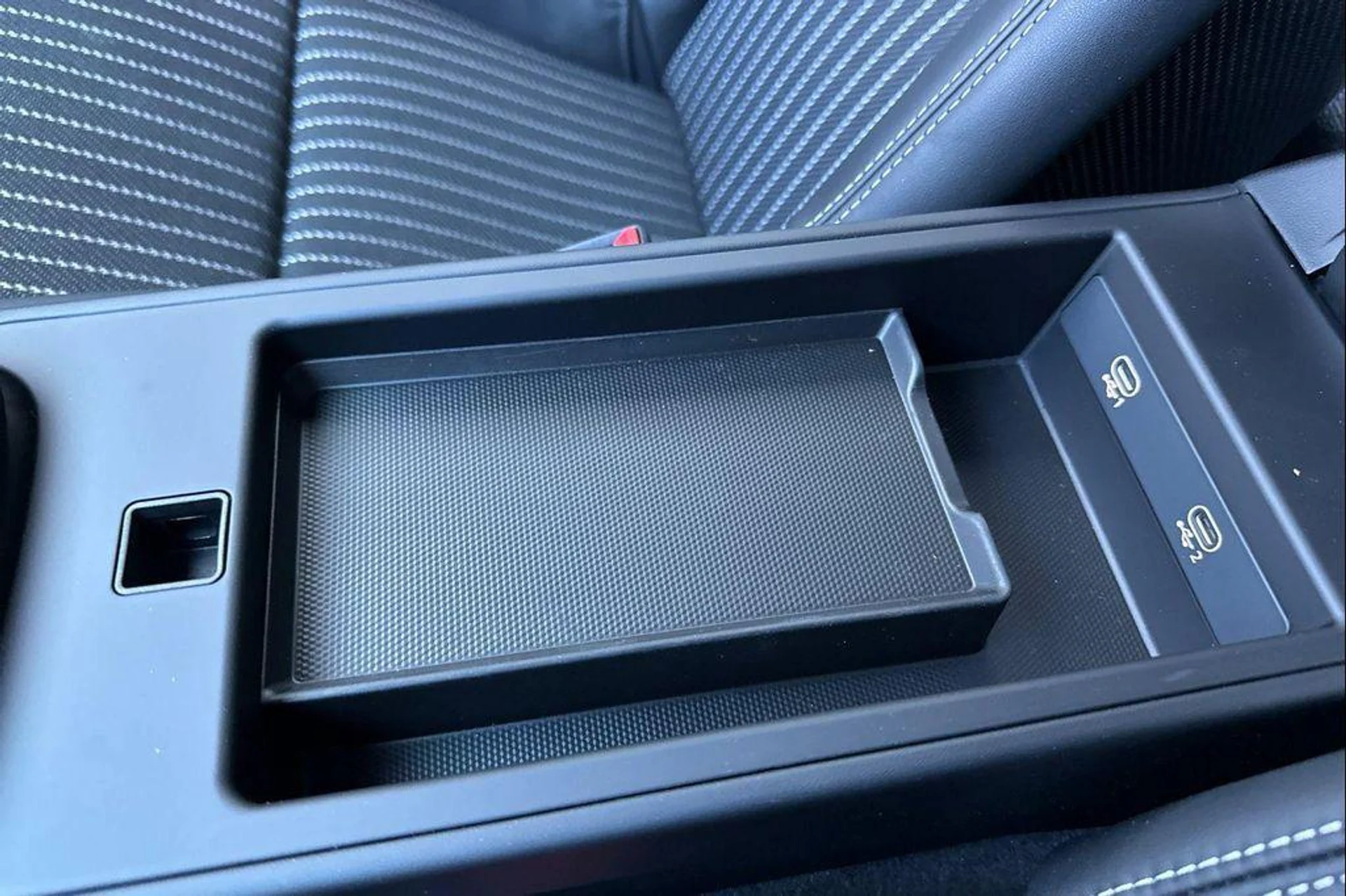 mph024_1914815259_s_Ik_Nv_Lqh_Foc_OAR_Gdk9fyvid_I5w_0c1eae9a8d