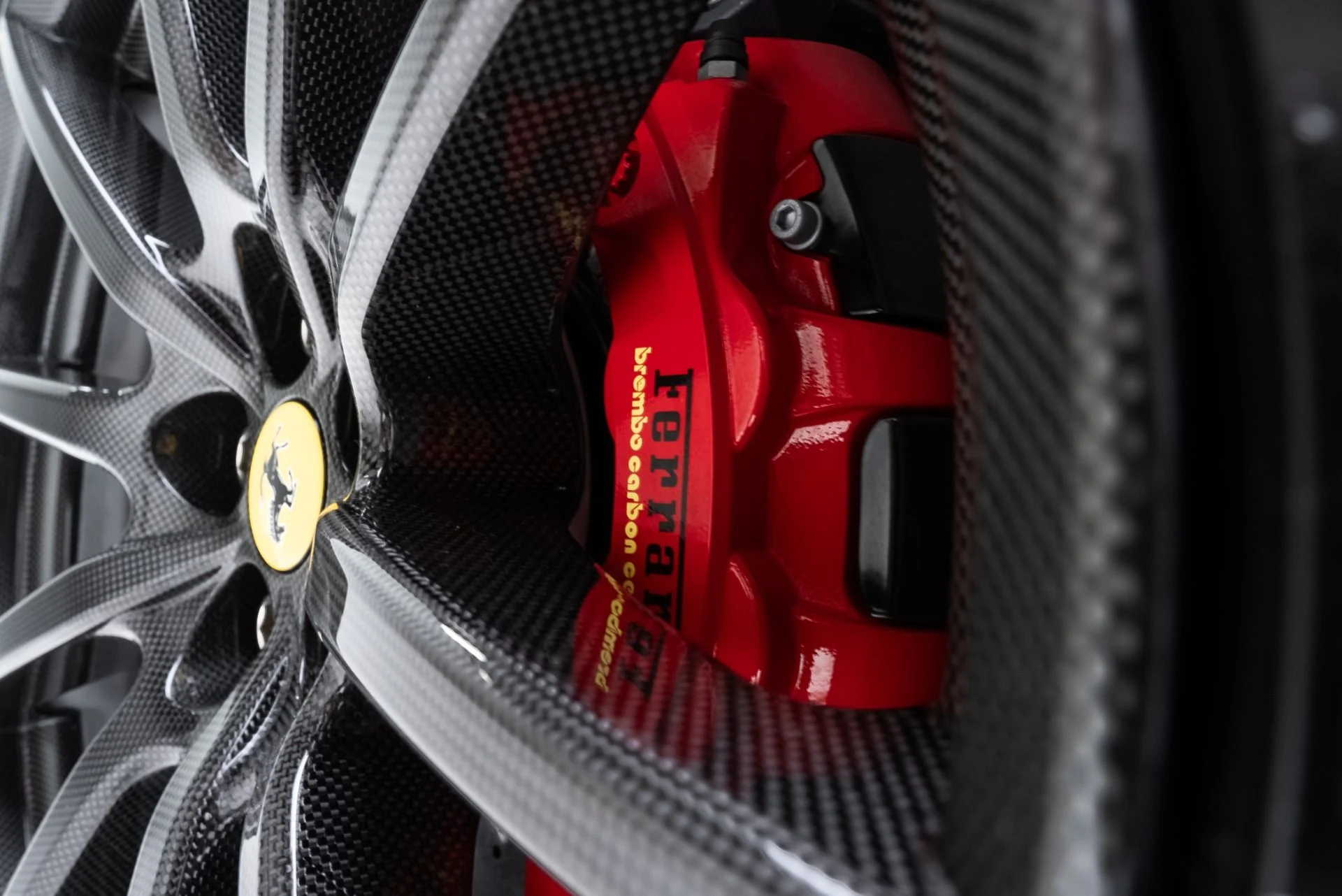 mph024_1915221562_Used_2023_Ferrari_SF_90_Stradale_1772151566_92a154ff0b