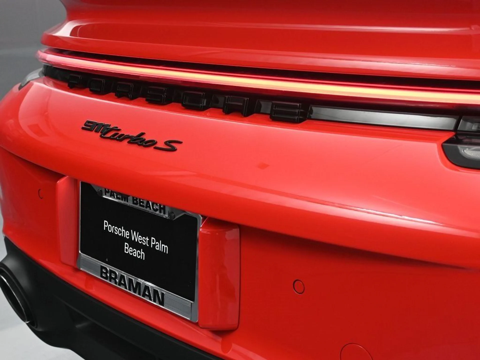 mph024_191757122_1dece4a0d6ef47a5b0a5a2c3efa4ce60_821d7b6fbd