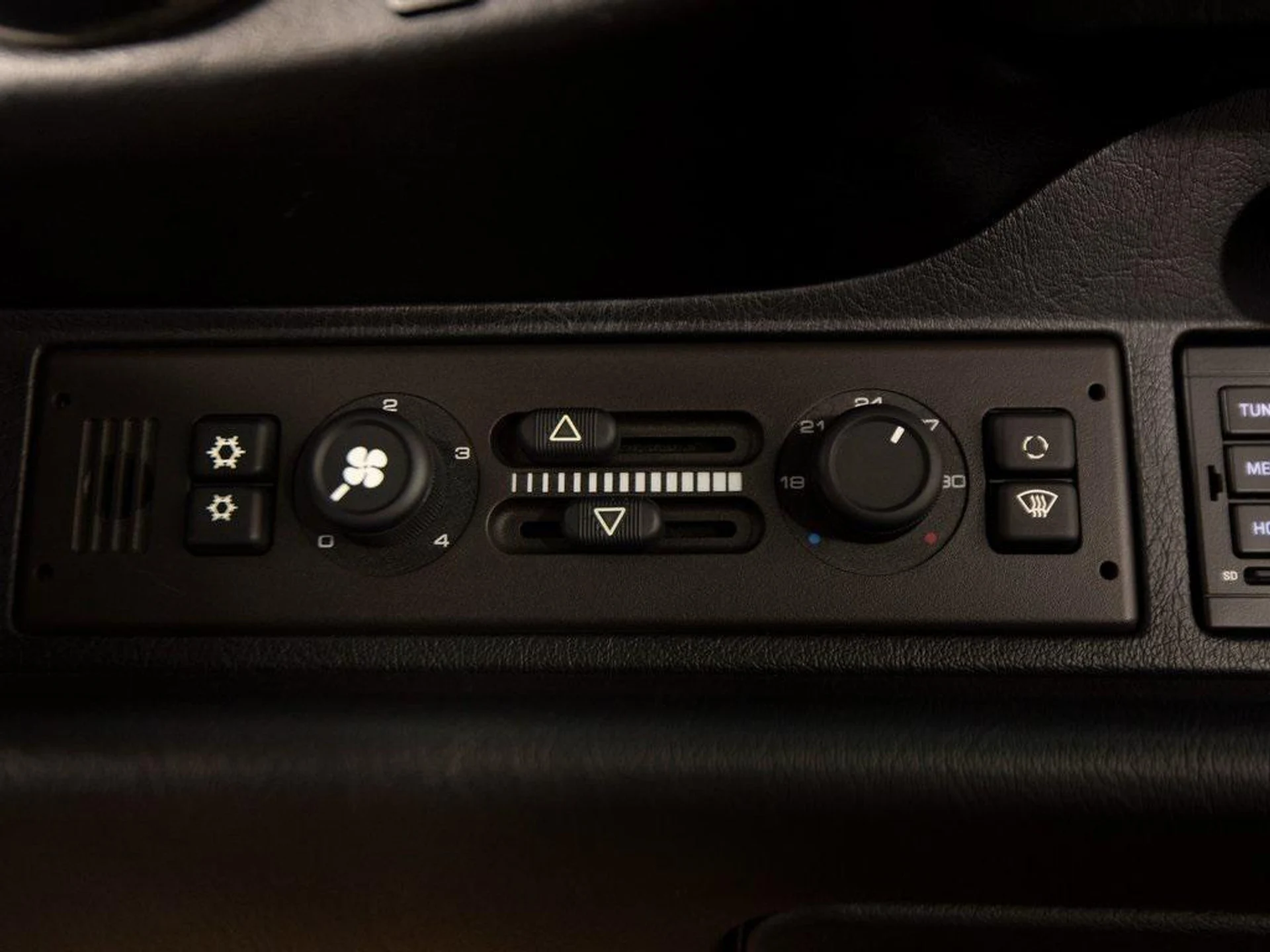 mph024_1918298498_p_Z_Rq_Vj_Yde2_P3_F_Sr0_U_Cm7n_b_Uy_SM_83d50accdc