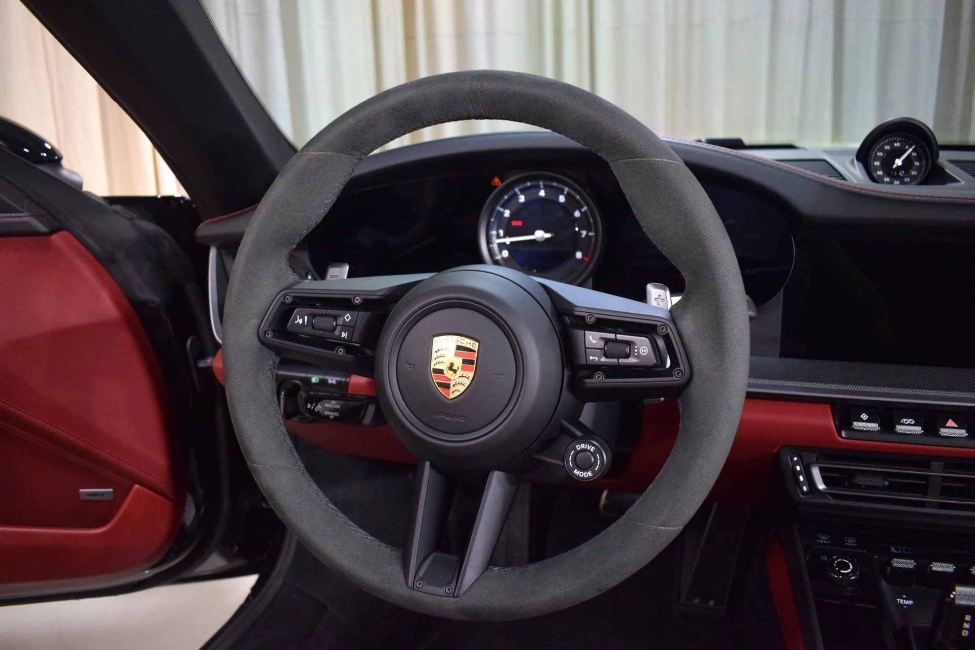 mph024_1921658851_382c9cef8a51544abbc21fdbb9238a76x_6e67446c29