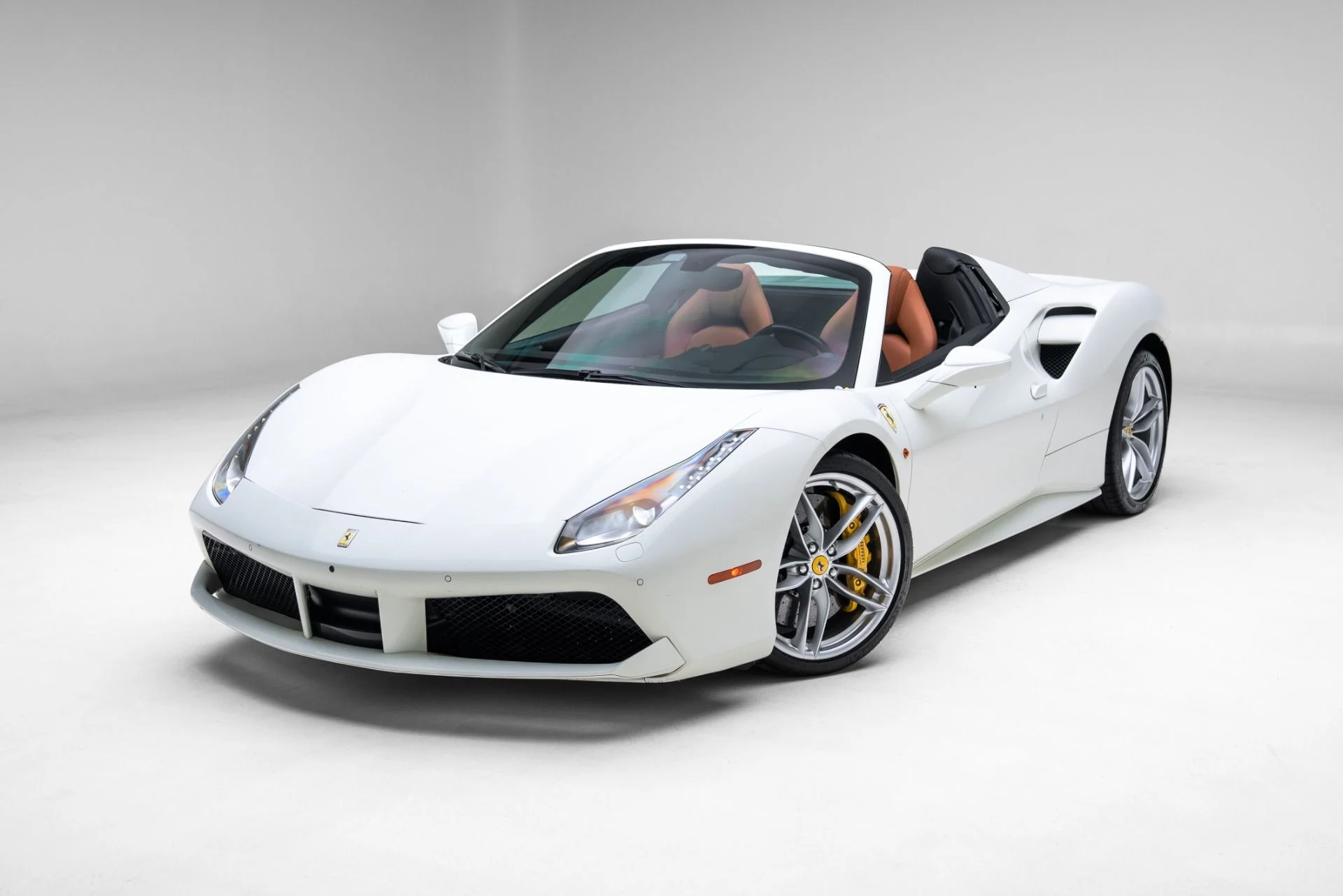 mph024_1934939122_Used_2018_Ferrari_488_Spider_1774383951_2e83f96483