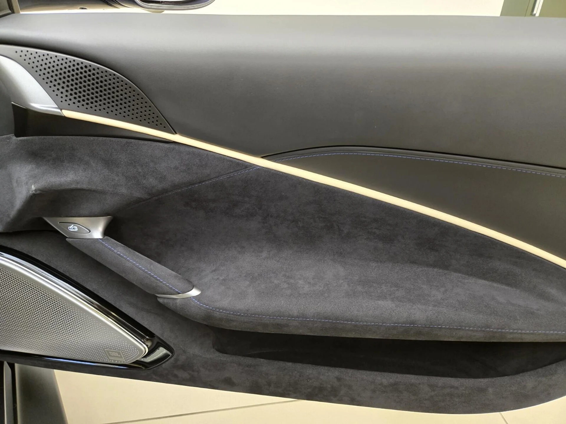 mph024_1948577965_Used_2021_Ferrari_Roma_1770273926_d4b46a71c6