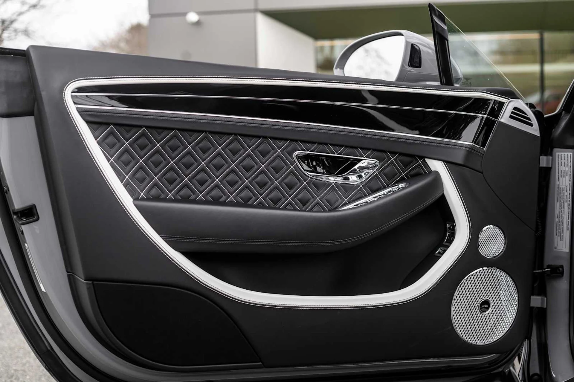 mph024_1951432310_51b917a79f69495a30e32bc50bf4ad20x_c828fc7989