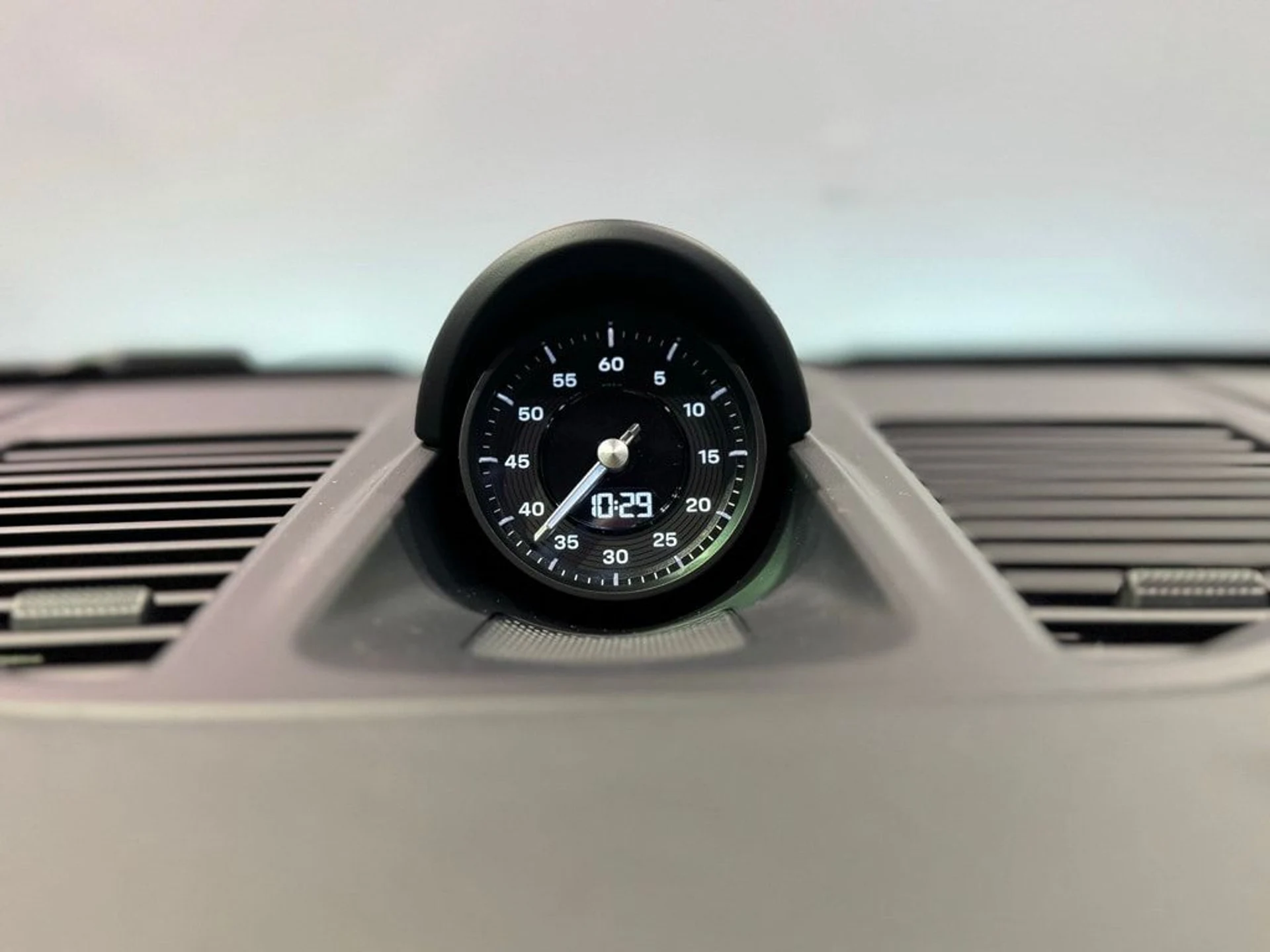 mph024_1955724680_e5f87034bf7771460834edf4ae11f591x_a3ab76a4b6