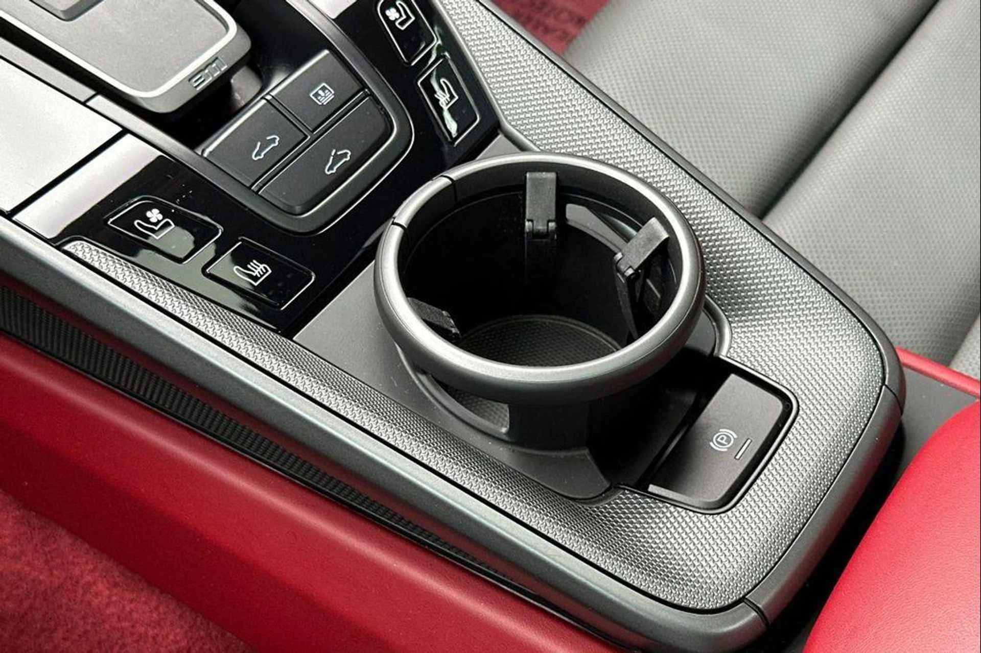 mph024_1966882307_hg64f_KT_9q_Oc_Zj_Bs_OI_2c_H_Pl_Di_ANE_463ac4380a