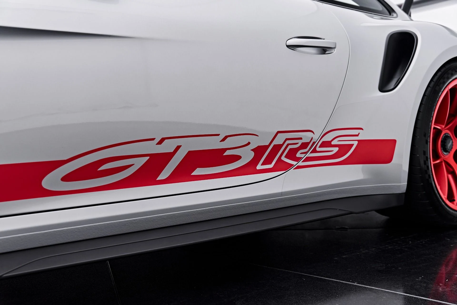 mph024_1970656609_Used_2025_Porsche_911_GT_3_RS_1790467663_0811f08c57