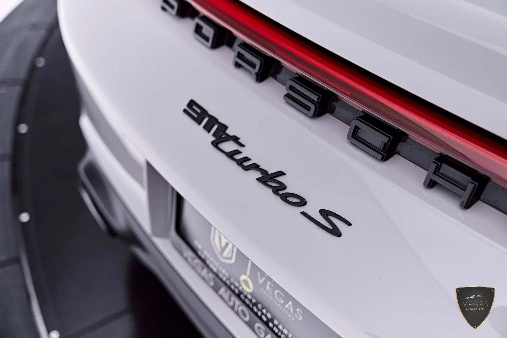 mph024_1988431199_Used_2022_Porsche_911_Turbo_S_1782757607_25cb96f382